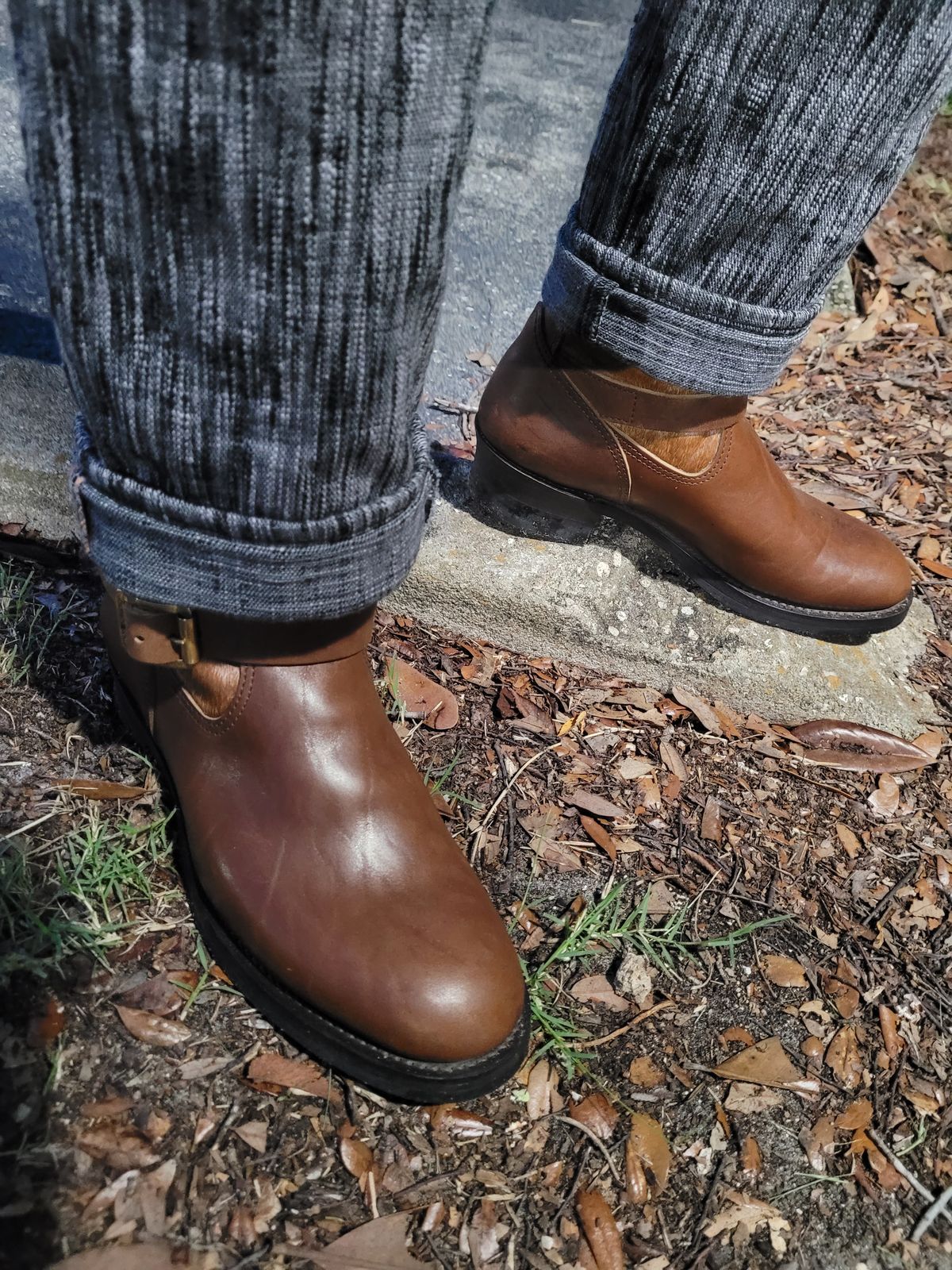 Photo by markieballa on June 14, 2025 of the Attractions BILTBUCK Lot 444 in Brown Italian Horsebutt & Brown Hair-on-hide Horsehide.