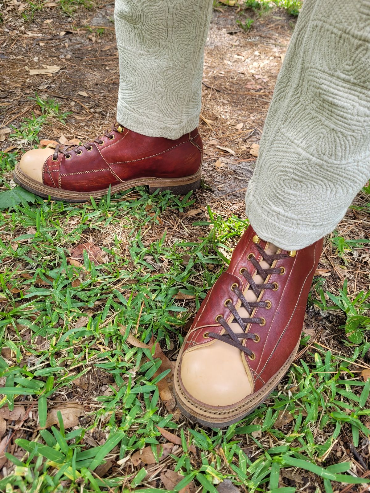 Photo by markieballa on June 7, 2025 of the Sagara Cordmaster in Conceria Cloe Natural Horsebutt Overdyed Oxblood & Conceria Cloe Natural Horsebutt.