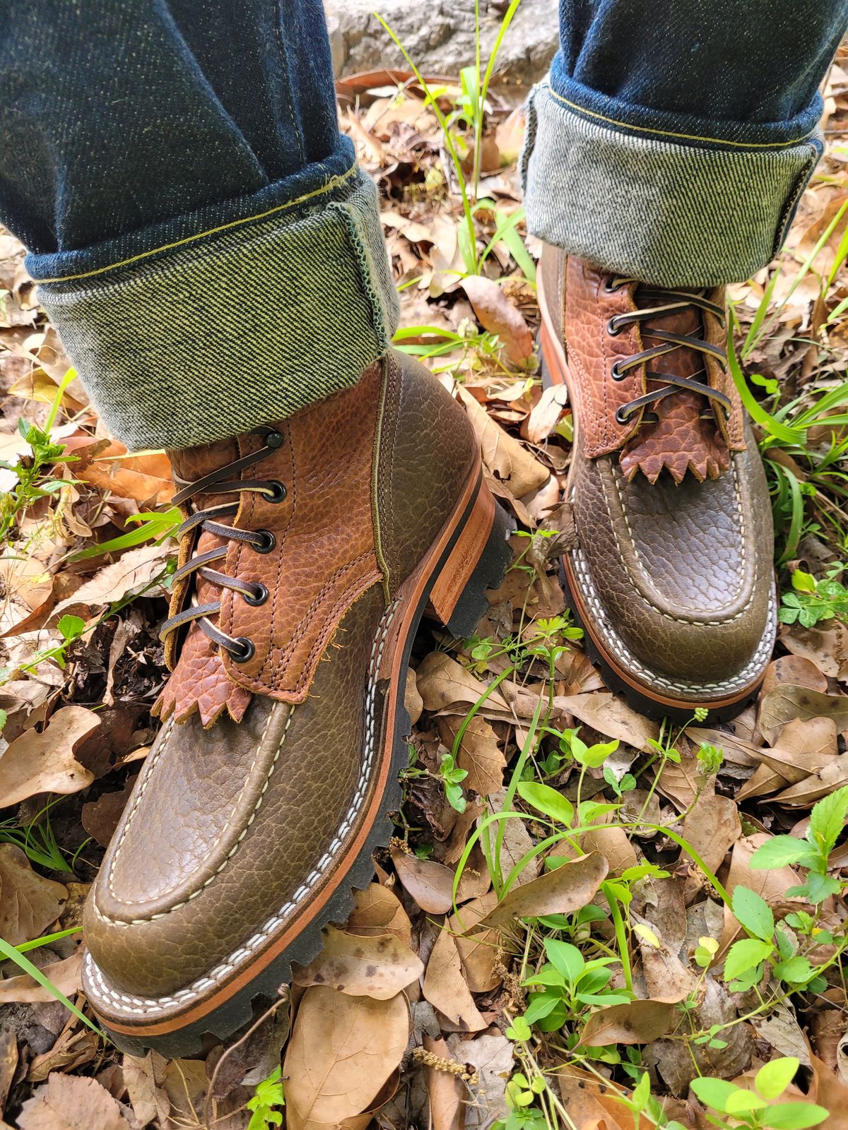 Photo by markieballa on April 2, 2024 of the Nicks BuilderPro in Law Tanning Olive Smooth Shruken Bison & Law Tanning Brown Smooth Shruken Bison.