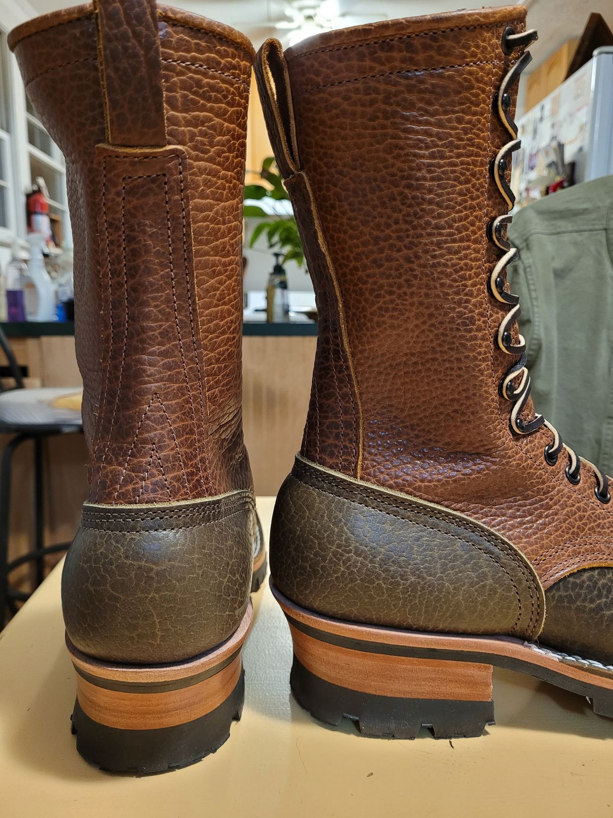 Photo by markieballa on April 2, 2024 of the Nicks BuilderPro in Law Tanning Olive Smooth Shruken Bison & Law Tanning Brown Smooth Shruken Bison.