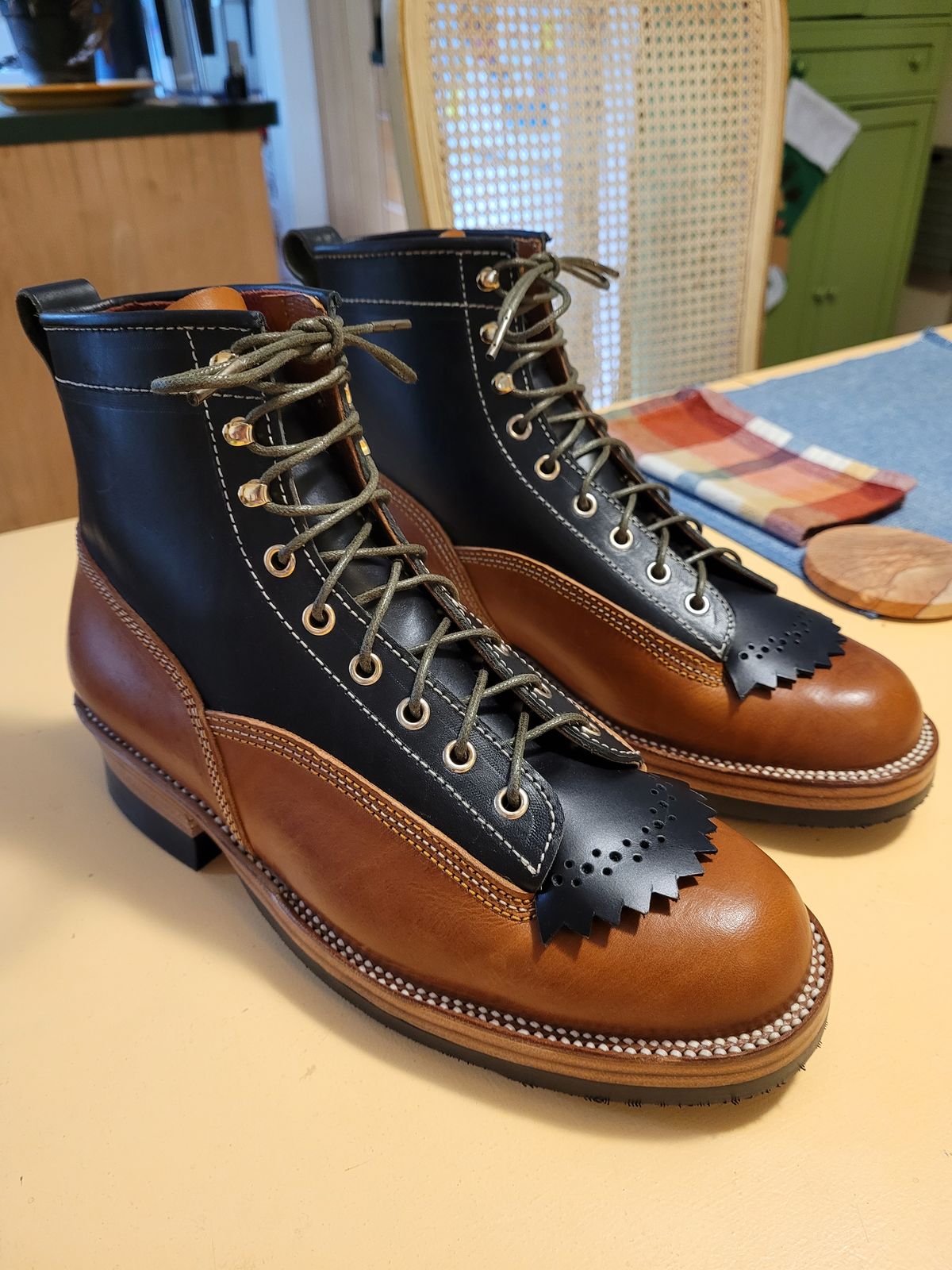 Photo by markieballa on November 13, 2022 of the Fortis Boots Eltuto in Badalassi Carlo Cognac Minerva & Badalassi Carlo Black Minerva.