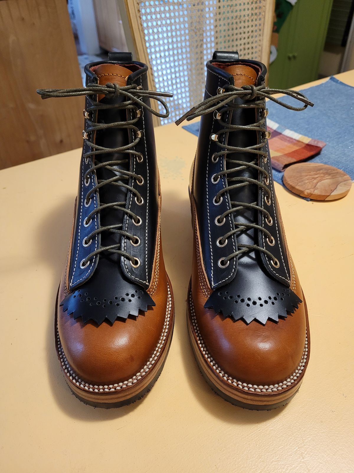 Photo by markieballa on November 13, 2022 of the Fortis Boots Eltuto in Badalassi Carlo Cognac Minerva & Badalassi Carlo Black Minerva.