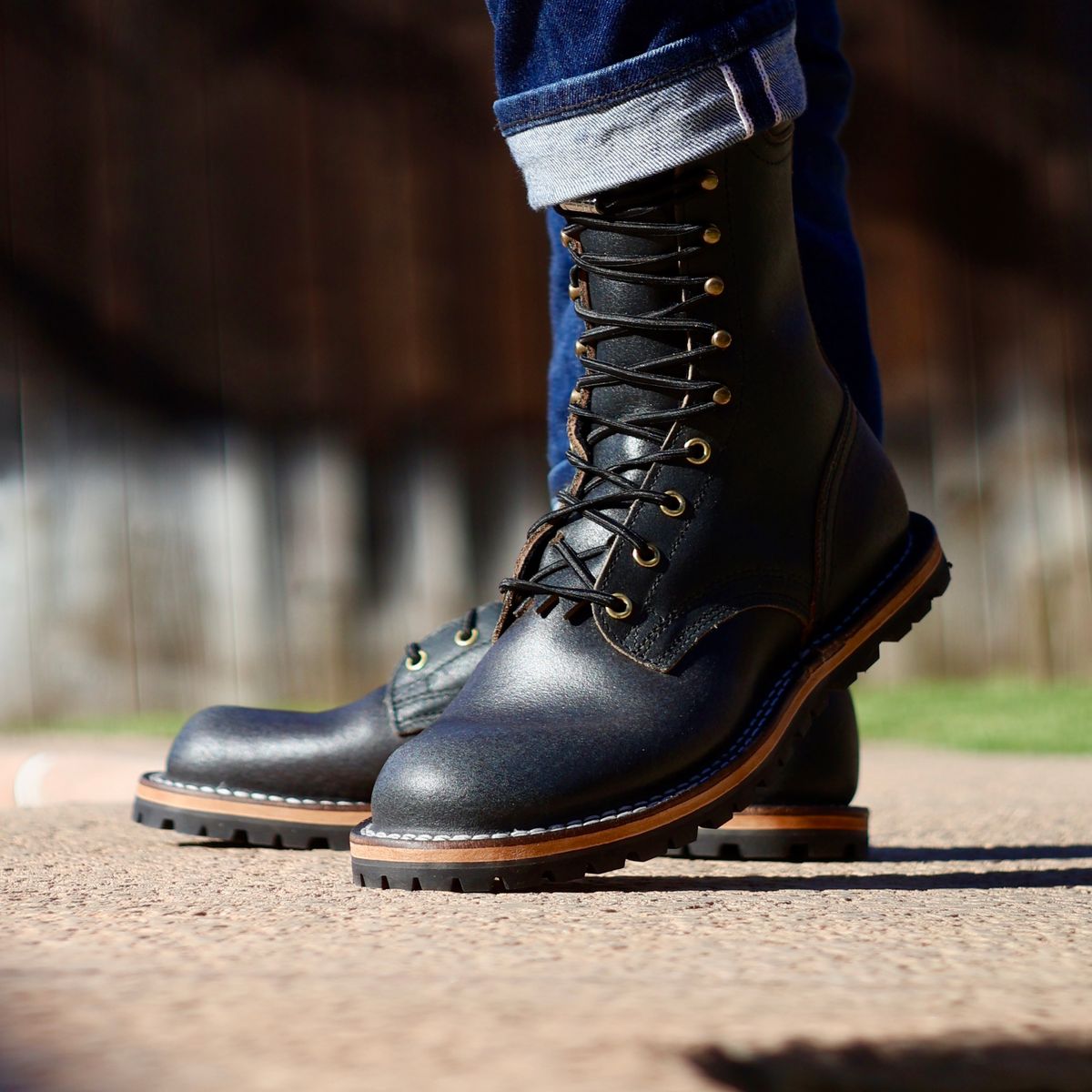 Photo by weaver_crafted on August 28, 2025 of the Nicks Ridgeline Zero Drop in Pacific Waxed Flesh.