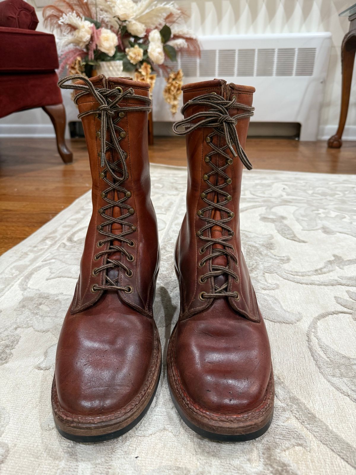 Photo by guzzy_co on November 5, 2025 of the White's Hunter in Seidel Red Dog Oil Tan.