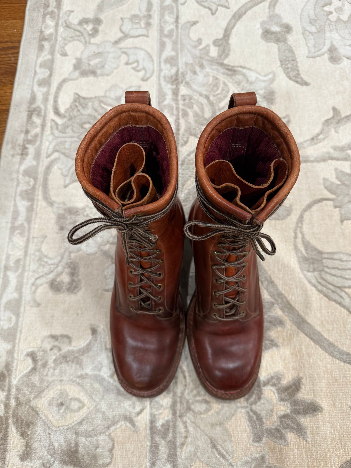 Photo by guzzy_co on November 5, 2025 of the White's Hunter in Seidel Red Dog Oil Tan.