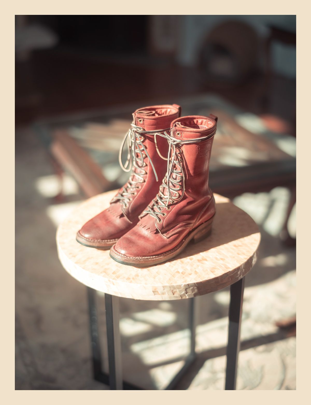 Photo by guzzy_co on November 8, 2025 of the White's Hunter in Seidel Red Dog Oil Tan.