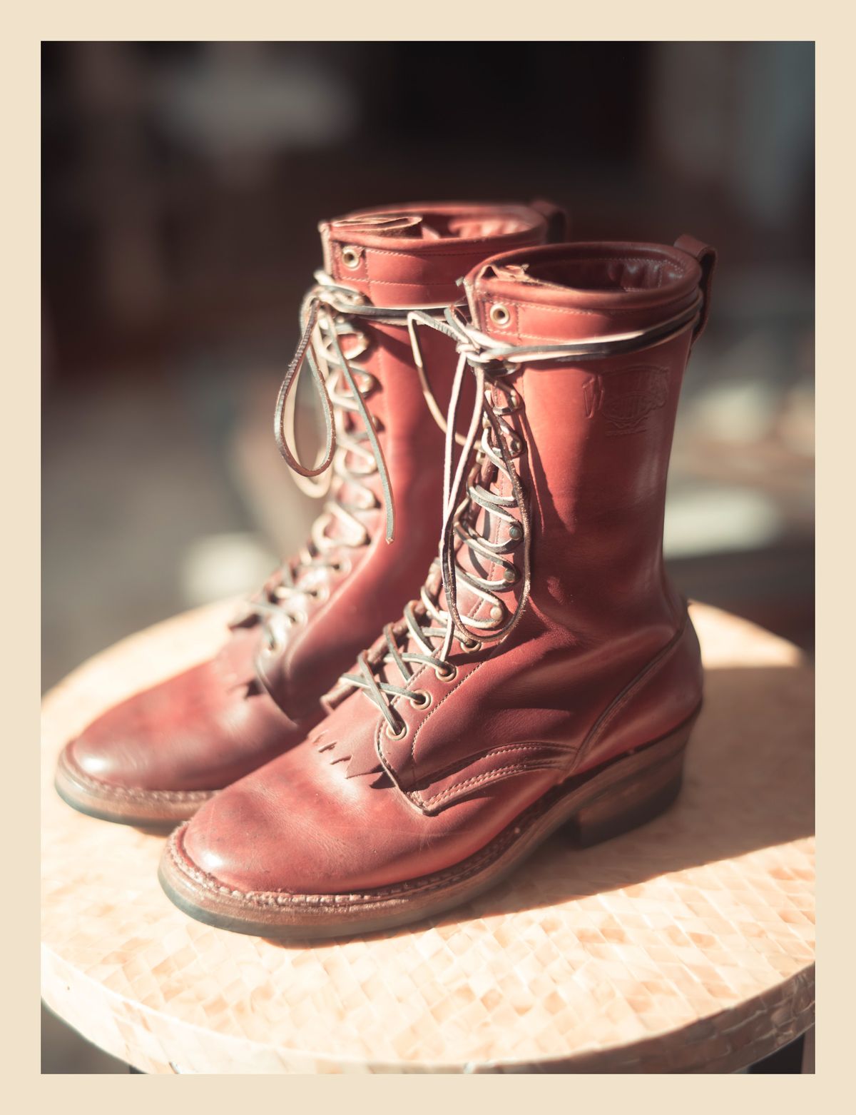 Photo by guzzy_co on November 8, 2025 of the White's Hunter in Seidel Red Dog Oil Tan.