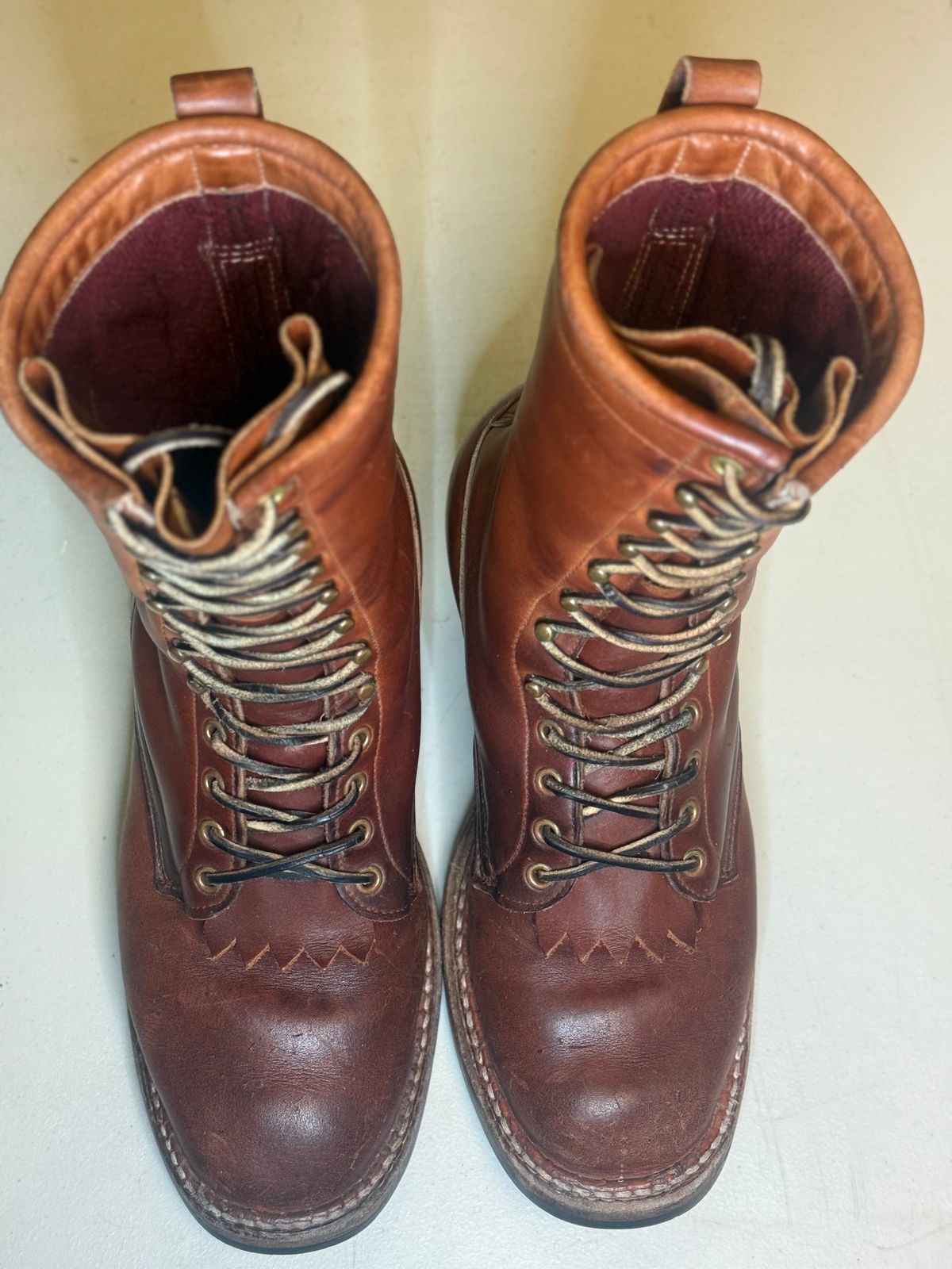 Photo by guzzy_co on January 5, 2026 of the White's Hunter in Seidel Red Dog Oil Tan.