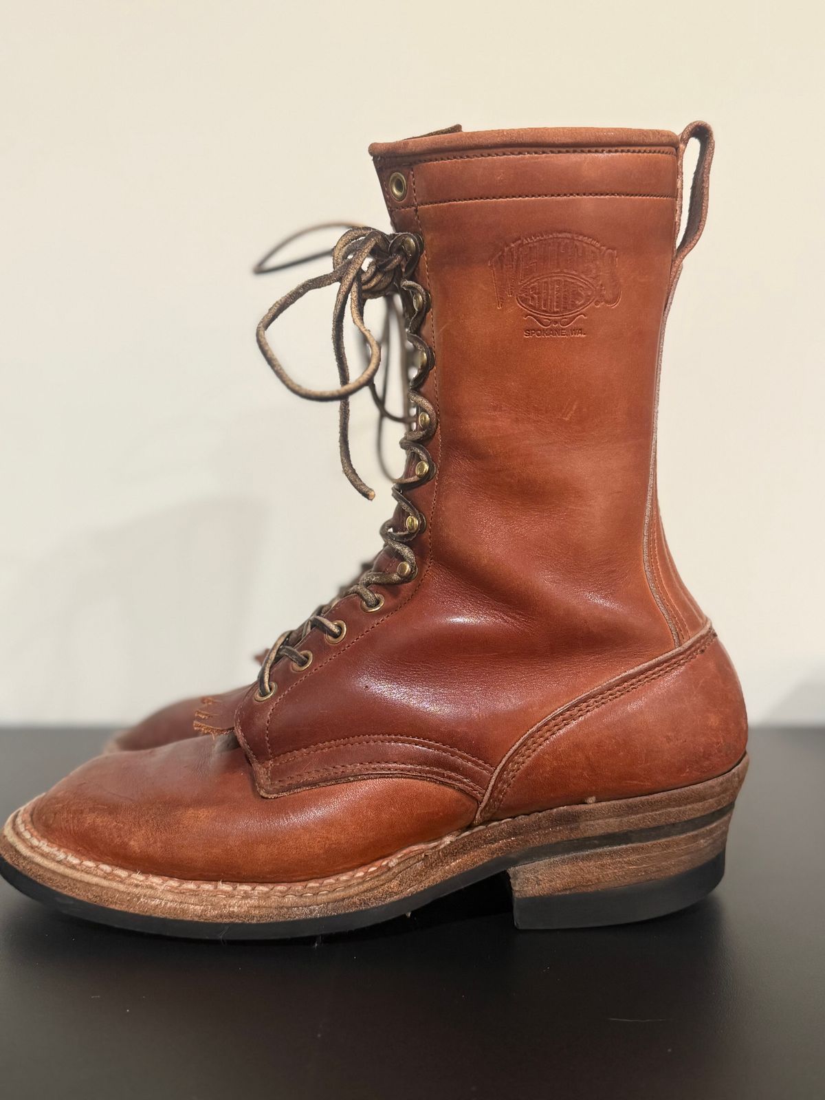 Photo by guzzy_co on February 6, 2026 of the White's Hunter in Seidel Red Dog Oil Tan.