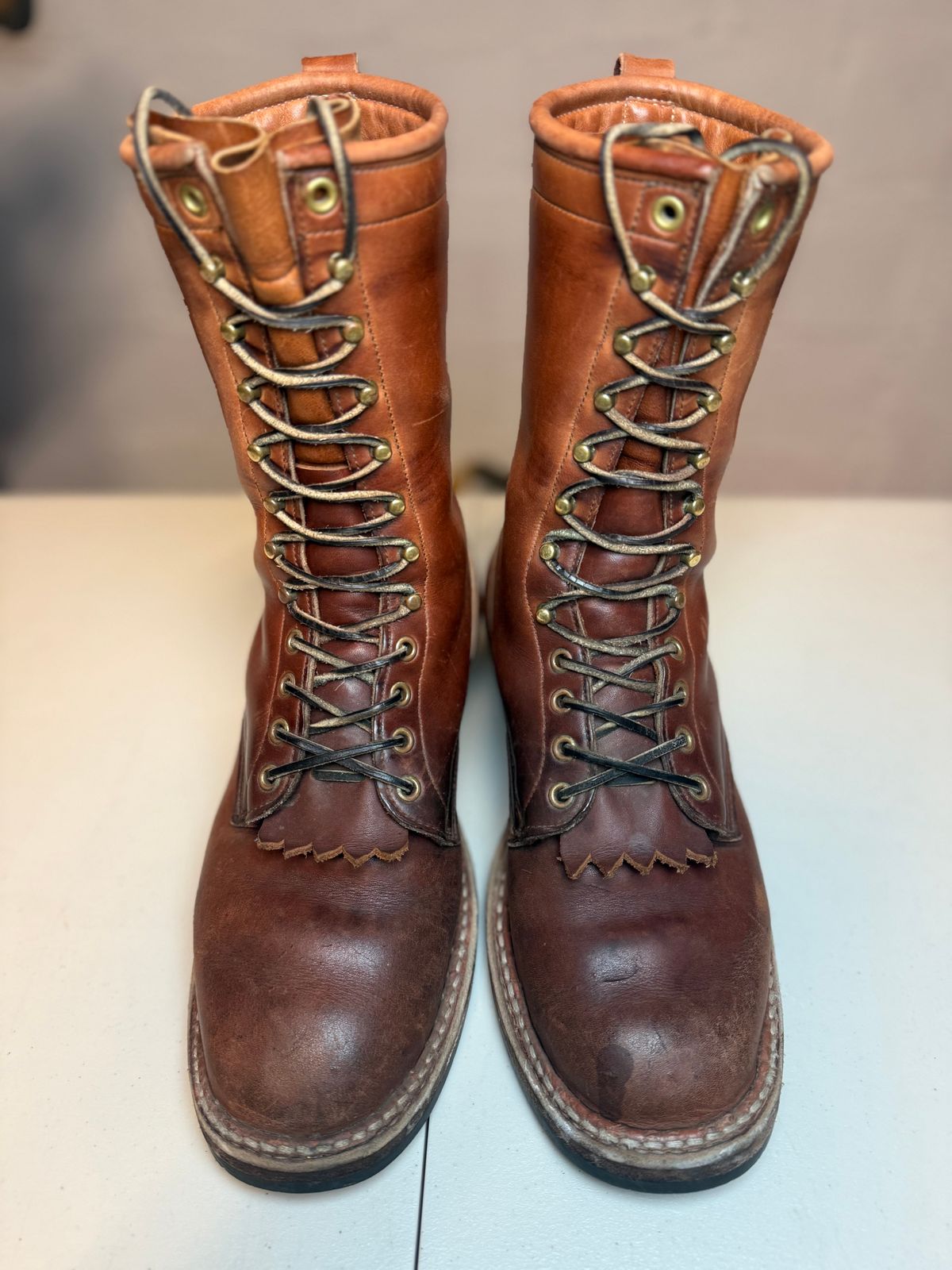 Photo by guzzy_co on March 6, 2026 of the White's Hunter in Seidel Red Dog Oil Tan.