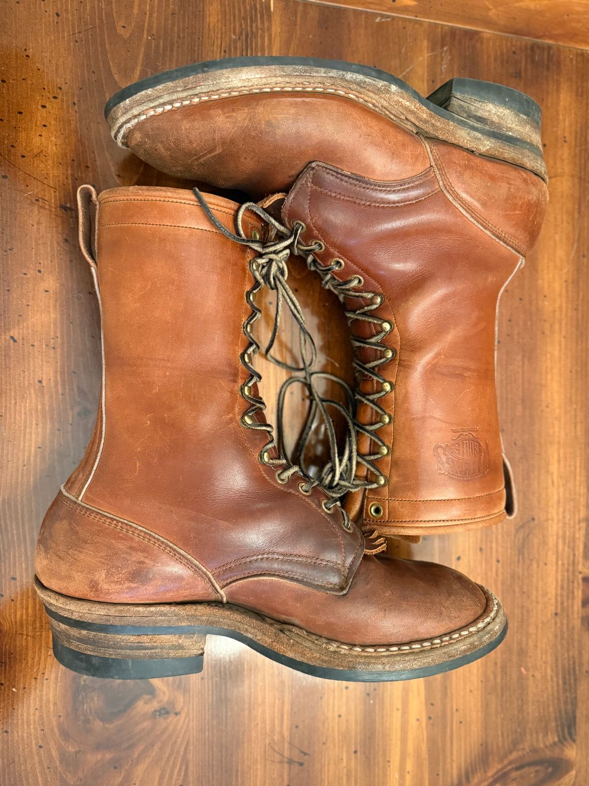 Photo by guzzy_co on April 6, 2026 of the White's Hunter in Seidel Red Dog Oil Tan.