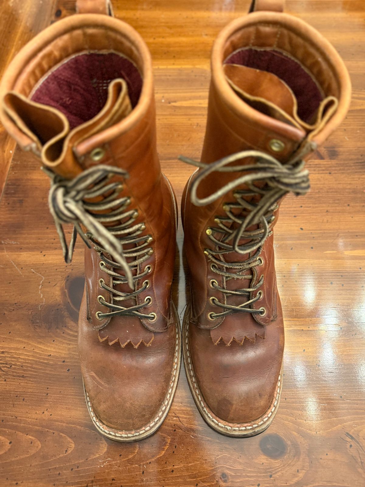 Photo by guzzy_co on April 6, 2026 of the White's Hunter in Seidel Red Dog Oil Tan.