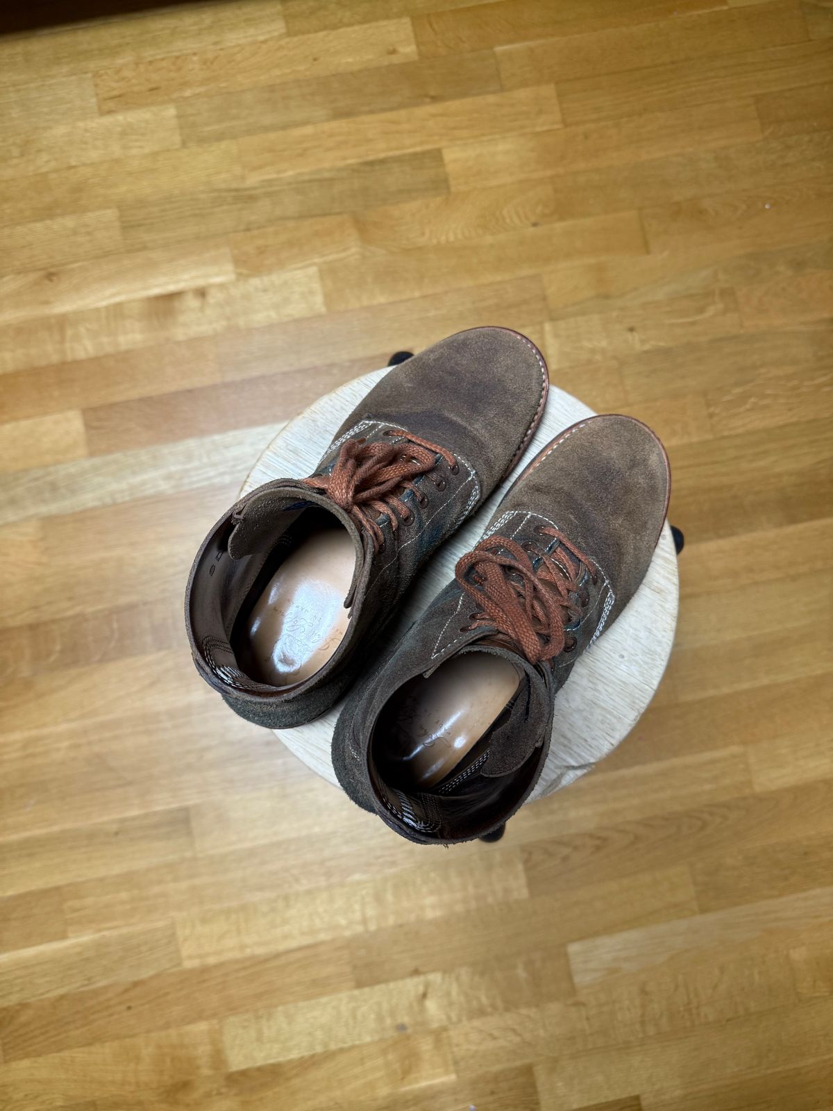Photo by ruff.de.nimes on November 3, 2025 of the John Lofgren M-43 Service Shoes in Horween Leather CXL Natural Roughout.