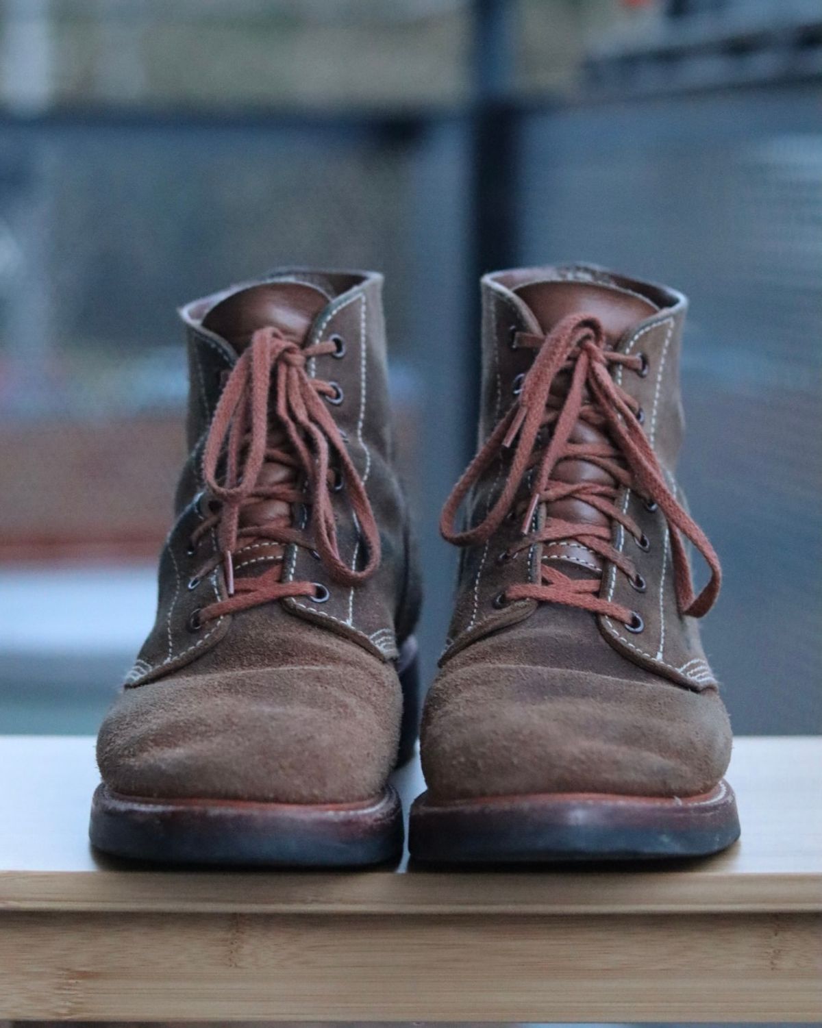 Photo by ruff.de.nimes on March 28, 2026 of the John Lofgren M-43 Service Shoes in Horween Leather CXL Natural Roughout.