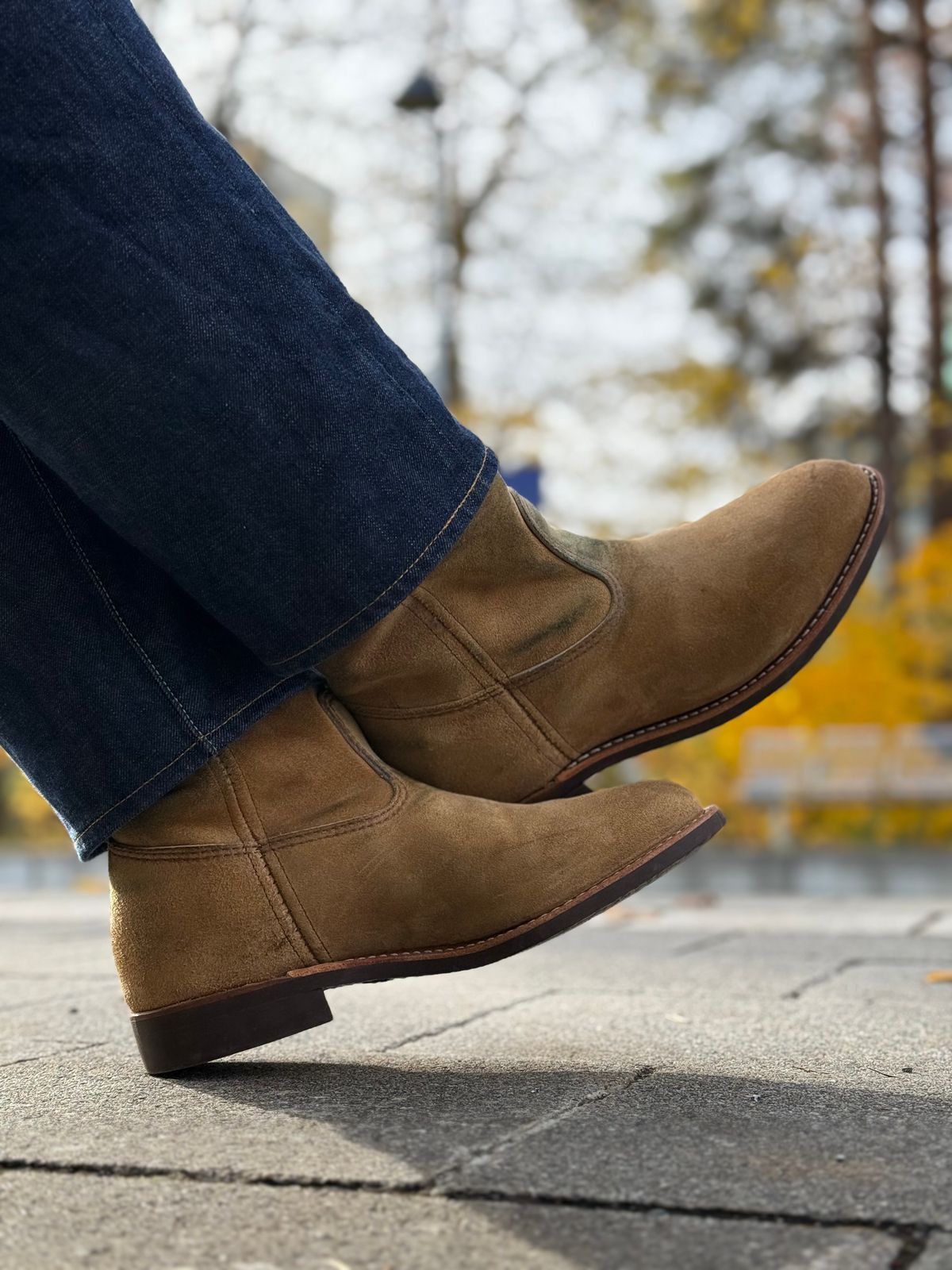 Photo by ruff.de.nimes on November 1, 2025 of the Red Wing 8060 in Red Wing / S.B. Foot Hawthorne Muleskinner.