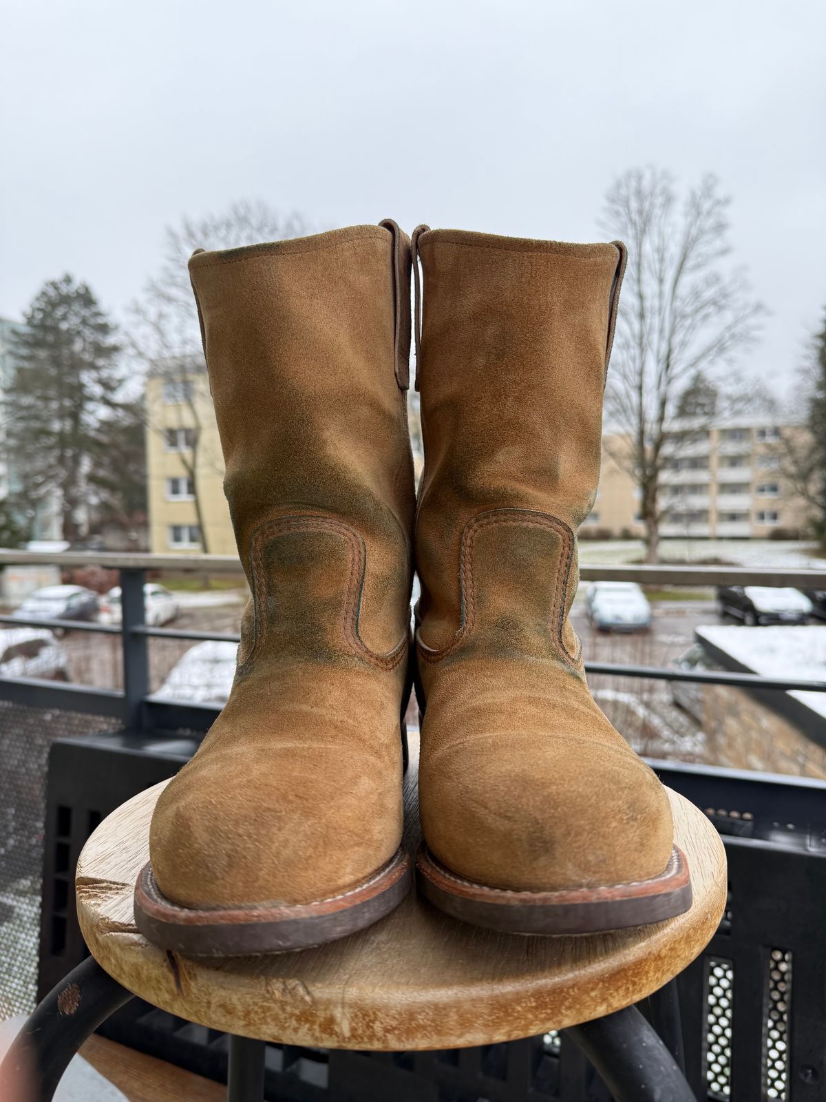 Photo by ruff.de.nimes on December 5, 2025 of the Red Wing 8060 in Red Wing / S.B. Foot Hawthorne Muleskinner.