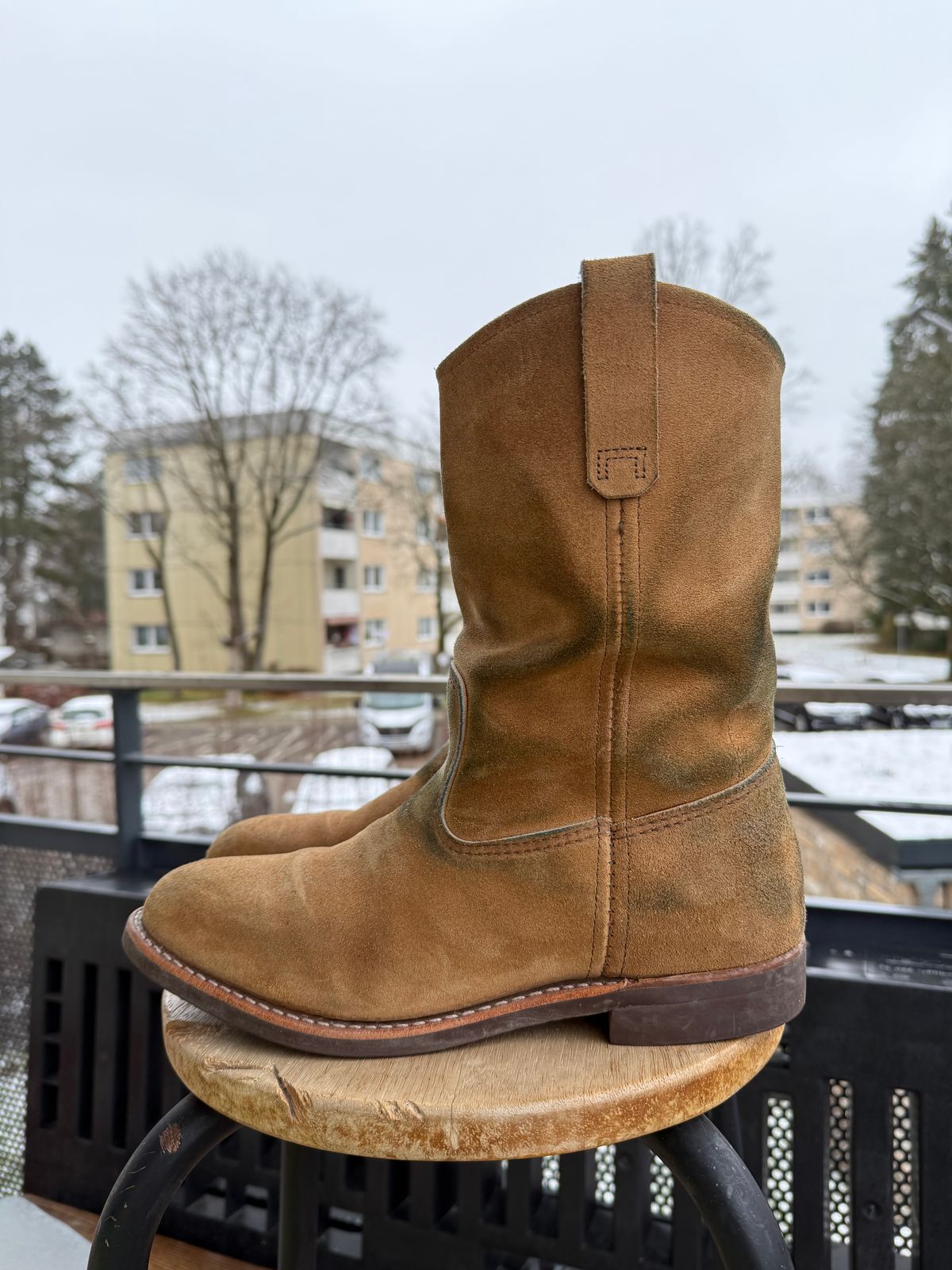 Photo by ruff.de.nimes on December 5, 2025 of the Red Wing 8060 in Red Wing / S.B. Foot Hawthorne Muleskinner.