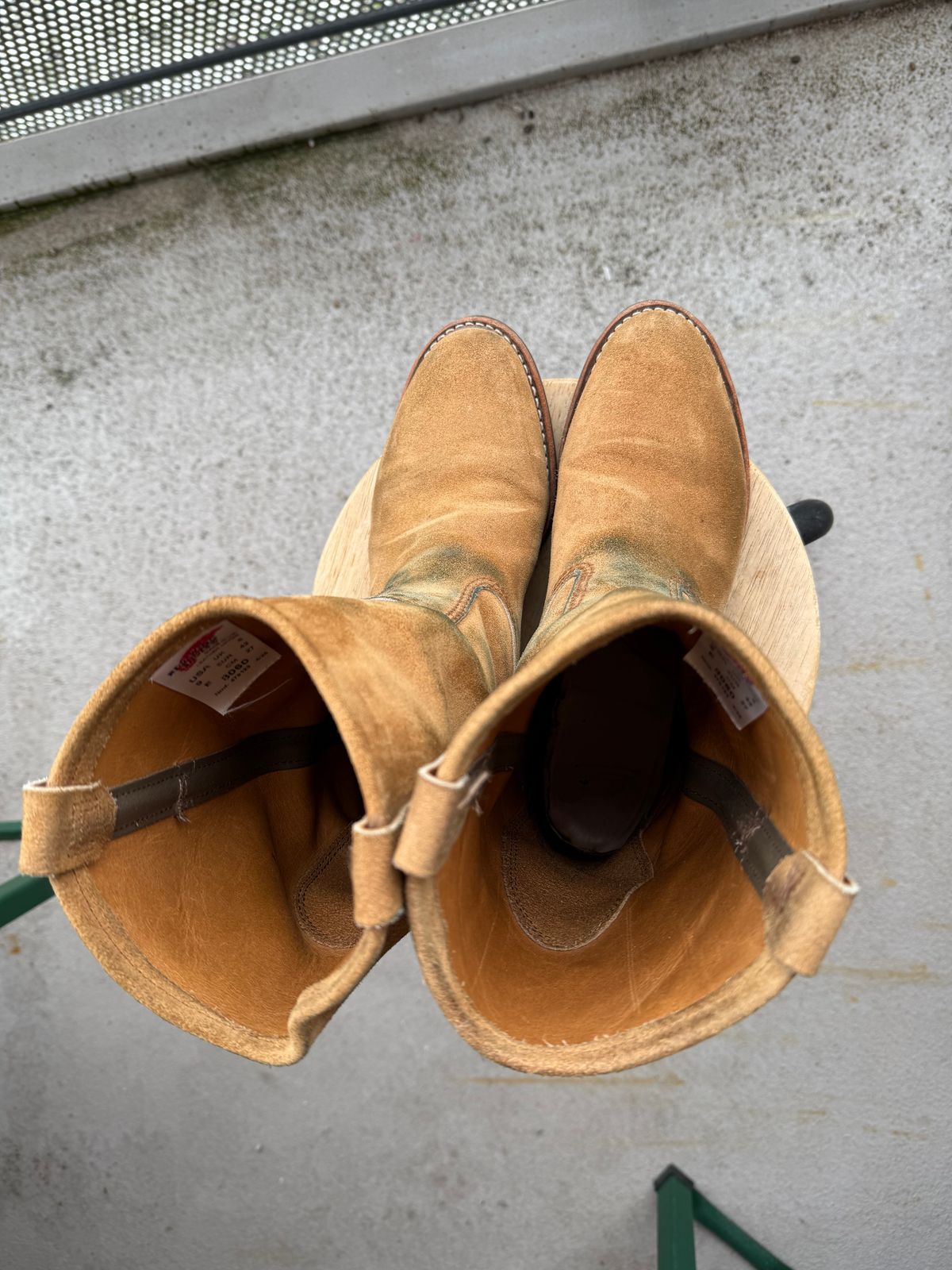 Photo by ruff.de.nimes on December 5, 2025 of the Red Wing 8060 in Red Wing / S.B. Foot Hawthorne Muleskinner.