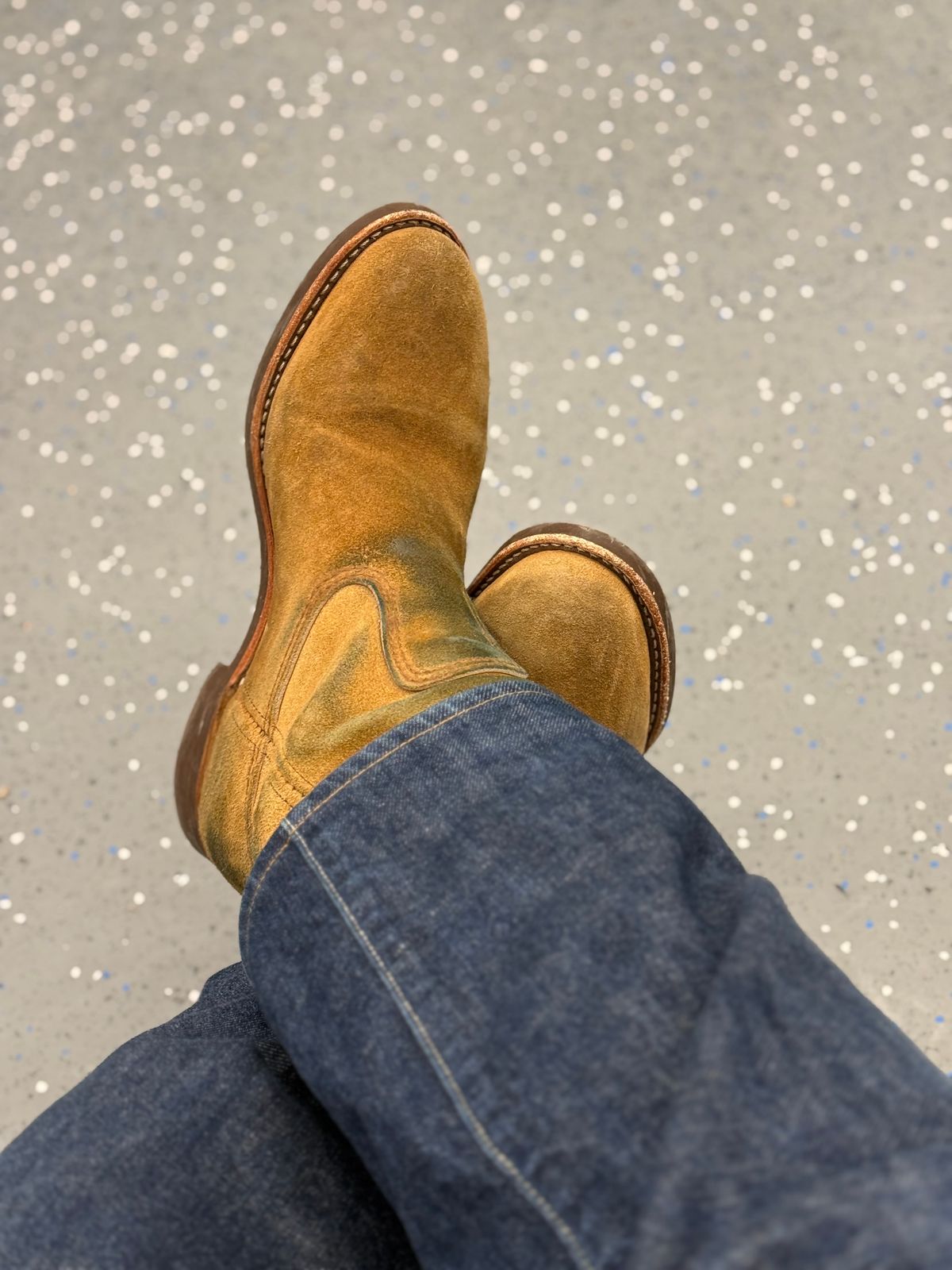 Photo by ruff.de.nimes on February 2, 2026 of the Red Wing 8060 in Red Wing / S.B. Foot Hawthorne Muleskinner.