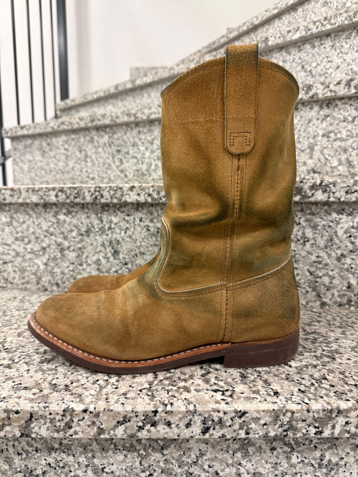 Photo by ruff.de.nimes on February 2, 2026 of the Red Wing 8060 in Red Wing / S.B. Foot Hawthorne Muleskinner.