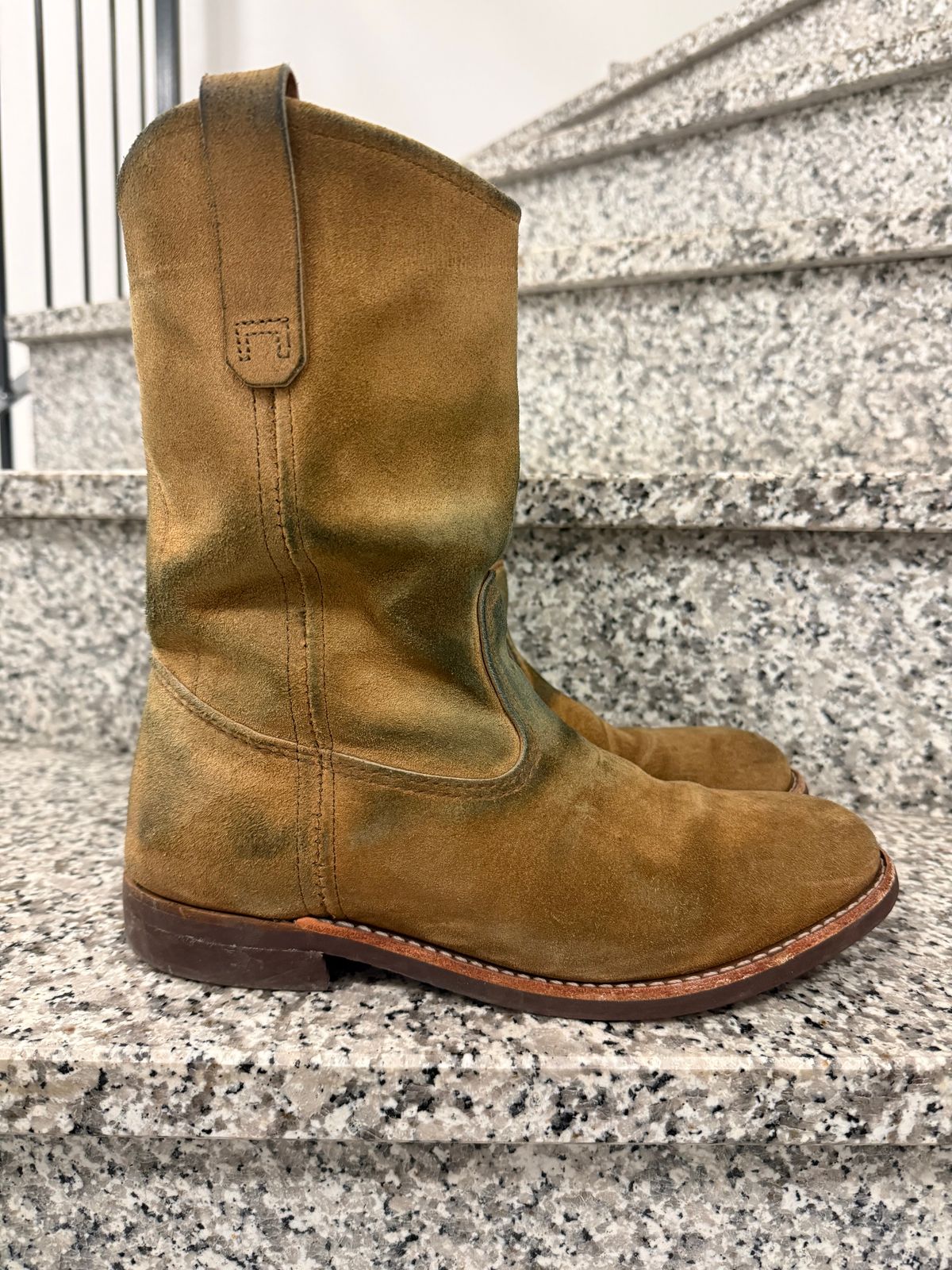 Photo by ruff.de.nimes on February 2, 2026 of the Red Wing 8060 in Red Wing / S.B. Foot Hawthorne Muleskinner.