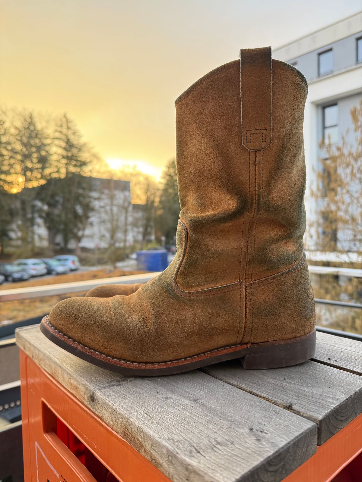 Photo by ruff.de.nimes on March 3, 2026 of the Red Wing 8060 in Red Wing / S.B. Foot Hawthorne Muleskinner.