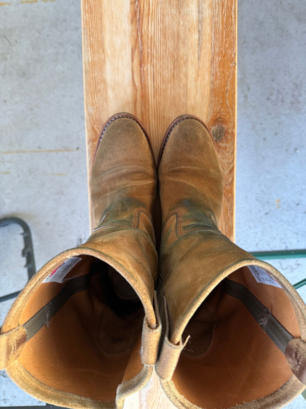 Photo by ruff.de.nimes on March 3, 2026 of the Red Wing 8060 in Red Wing / S.B. Foot Hawthorne Muleskinner.