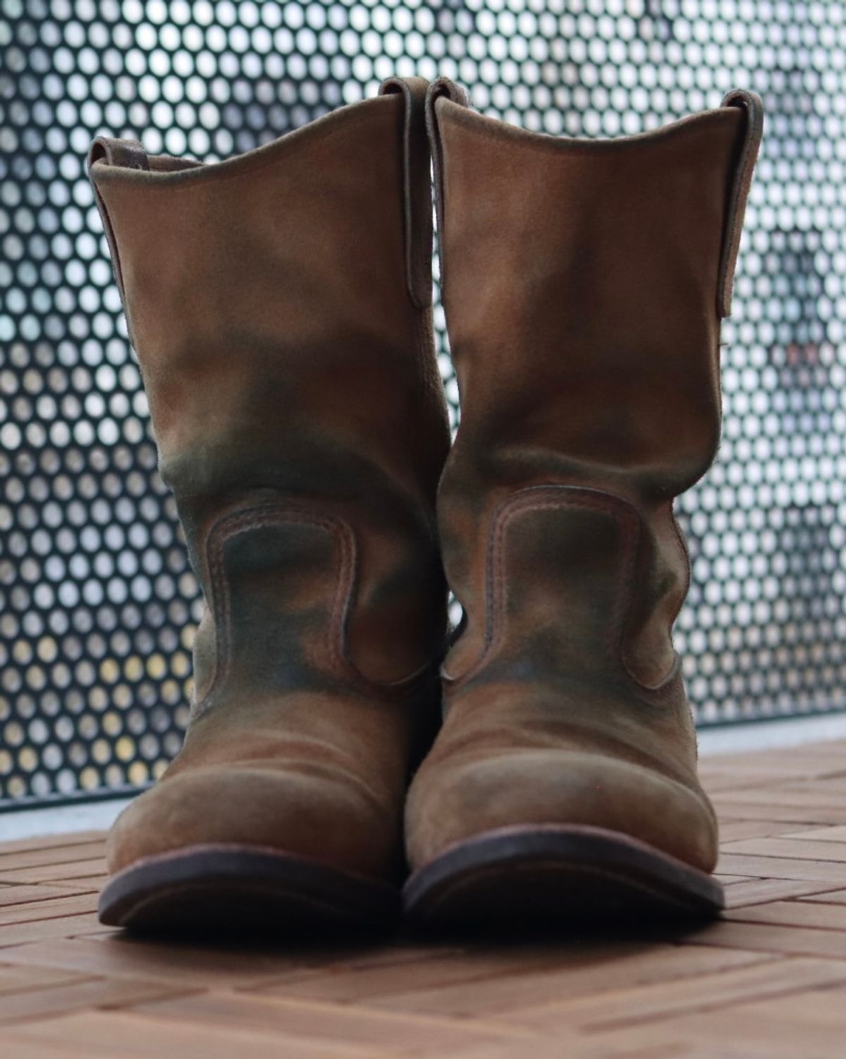 Photo by ruff.de.nimes on March 28, 2026 of the Red Wing 8060 in Red Wing / S.B. Foot Hawthorne Muleskinner.