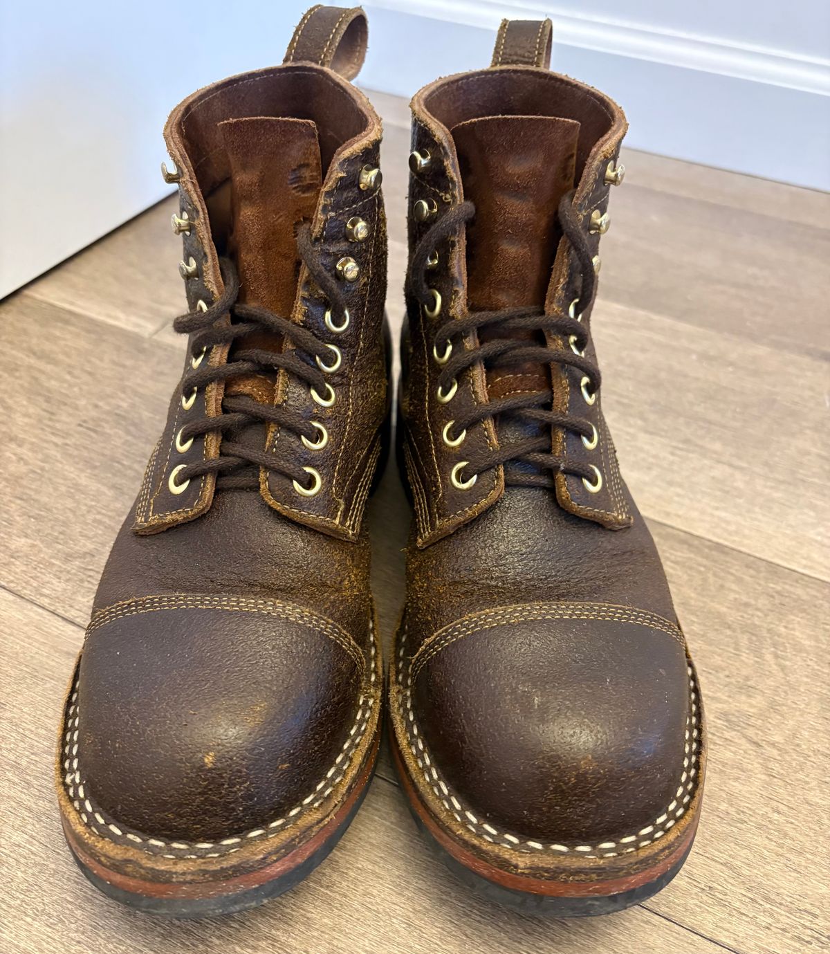 Photo by jadecathedral on January 2, 2026 of the Bordon Tukano Boots in Horween Cinnamon Waxed Flesh.