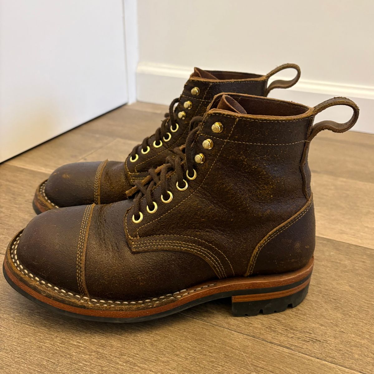 Photo by jadecathedral on January 2, 2026 of the Bordon Tukano Boots in Horween Cinnamon Waxed Flesh.