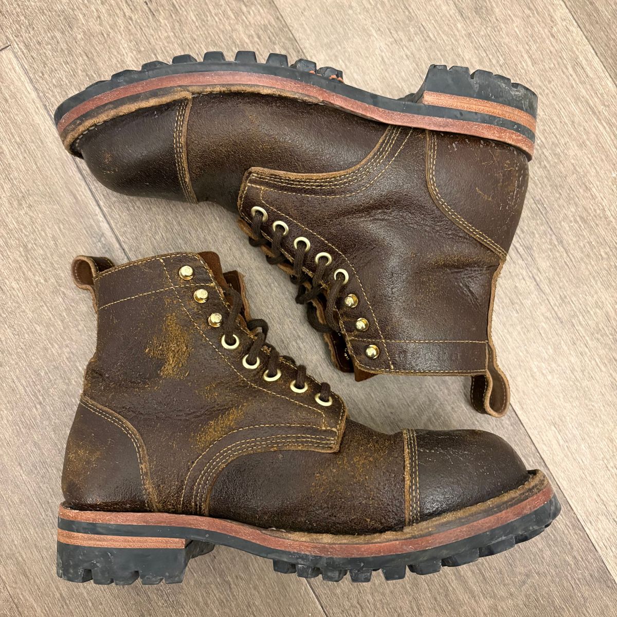Photo by jadecathedral on March 2, 2026 of the Bordon Tukano Boots in Horween Cinnamon Waxed Flesh.