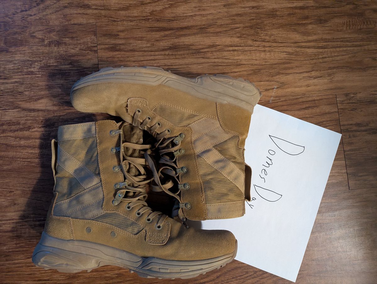 Photo by selledge07 on December 4, 2024 of the Garmont T8 NFS 670 Regular in Roughout Leather Coyote Brown.