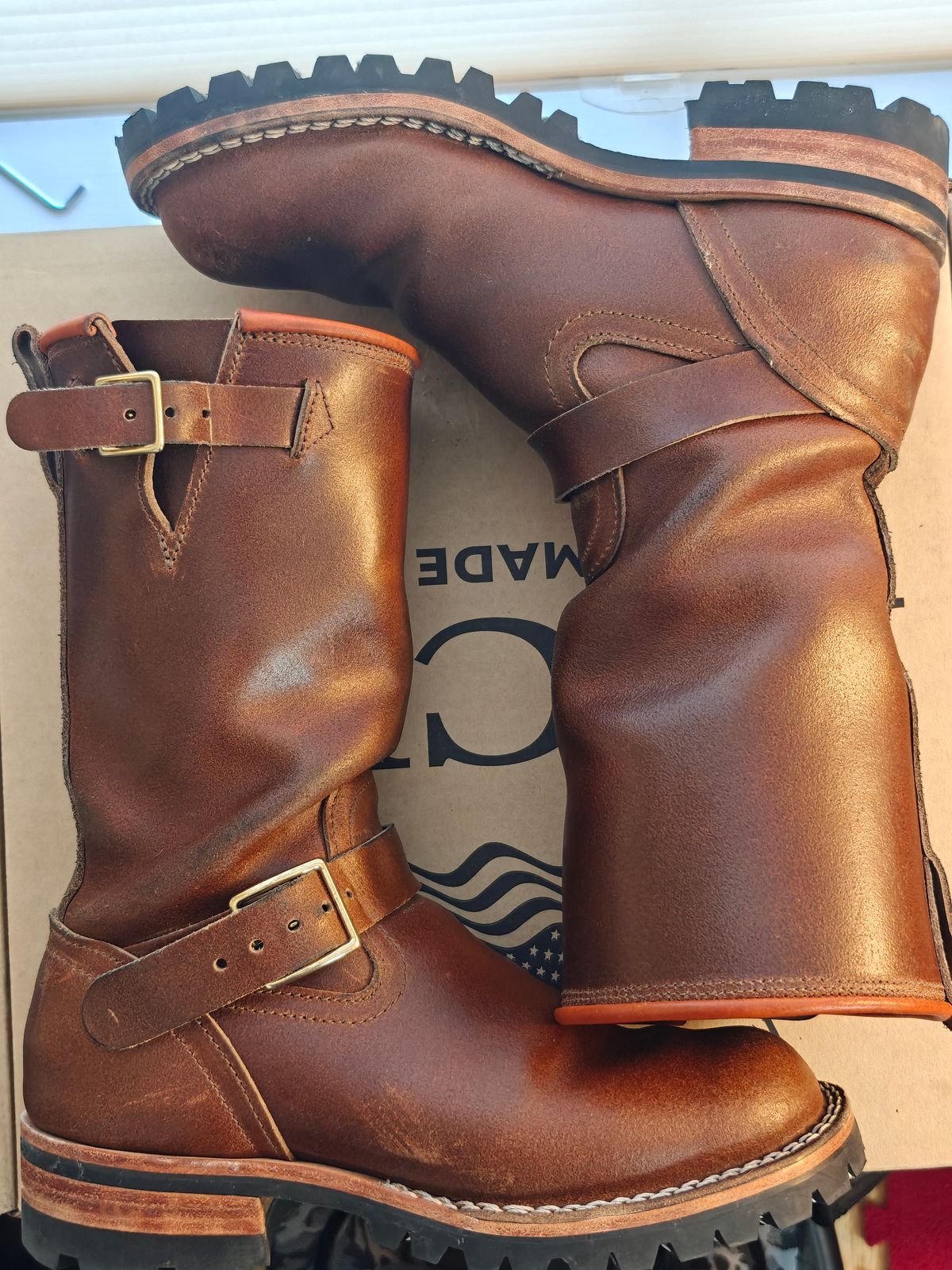 Photo by Angiogenesis35 on November 2, 2025 of the Nicks The Breakman in Horween Ember Waxed Flesh.