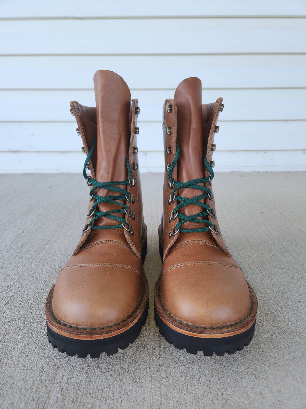 Photo by gotmoore on October 4, 2024 of the Jim Green Jim Green / AR8 in Jim Green / Natural Veg Tan.