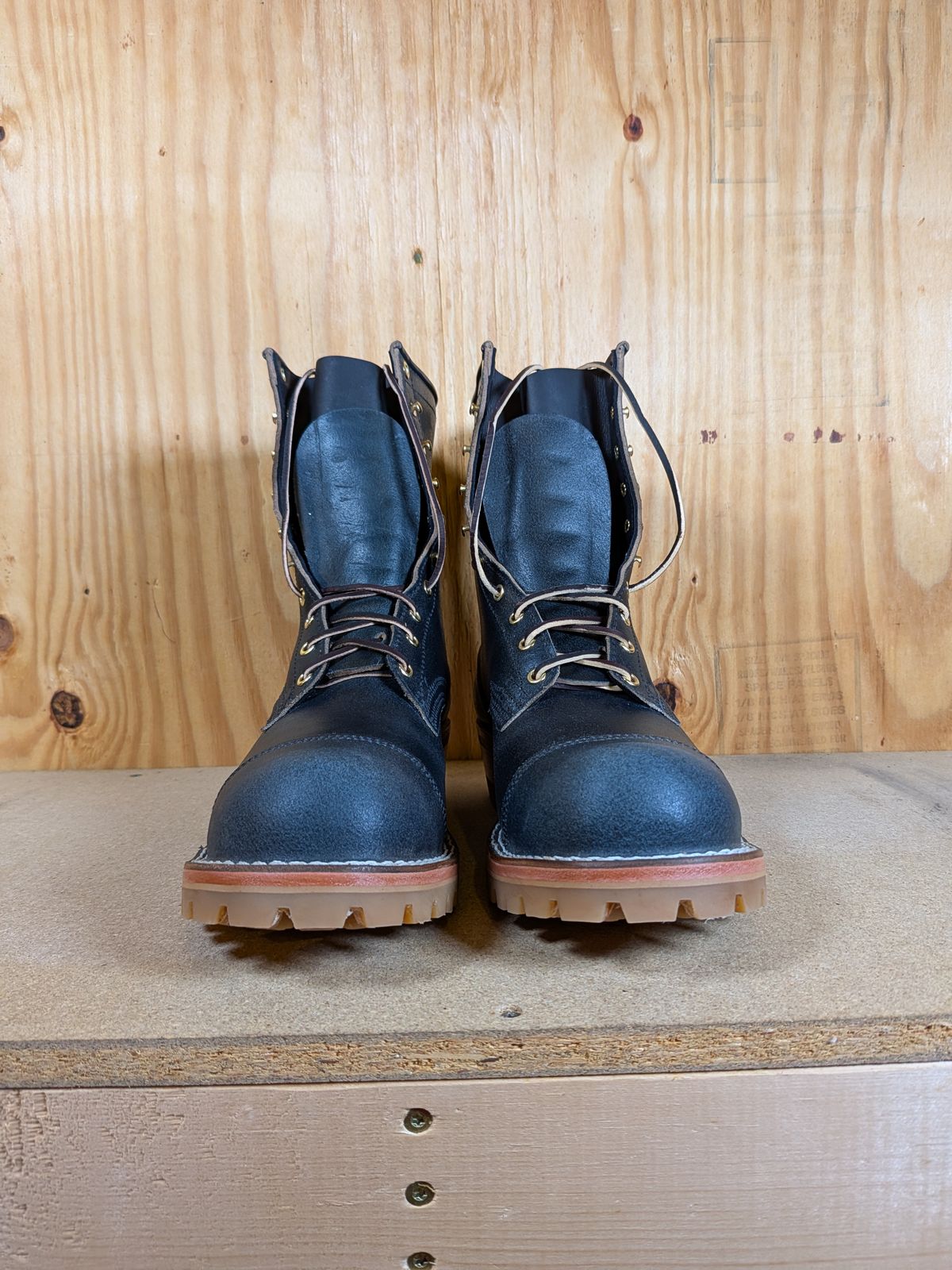 Photo by gotmoore on May 12, 2025 of the Nicks Lace Up Heritage in Pacific Waxed Flesh.
