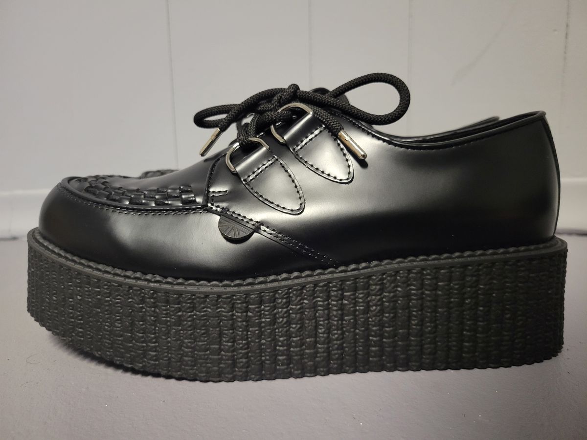 Photo by jeepers.creepers on October 11, 2024 of the Underground Unknown Model in Unknown Leather.