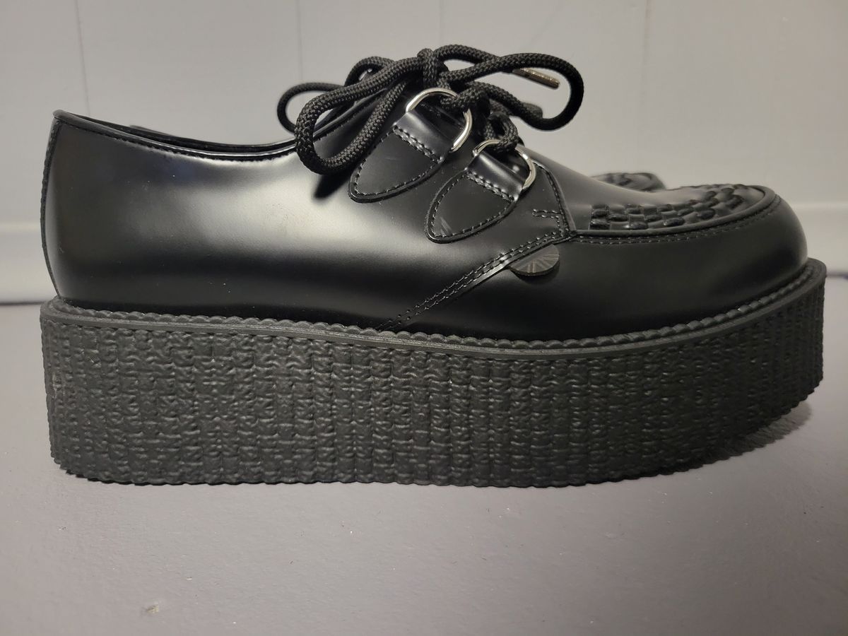 Photo by jeepers.creepers on October 11, 2024 of the Underground Unknown Model in Unknown Leather.