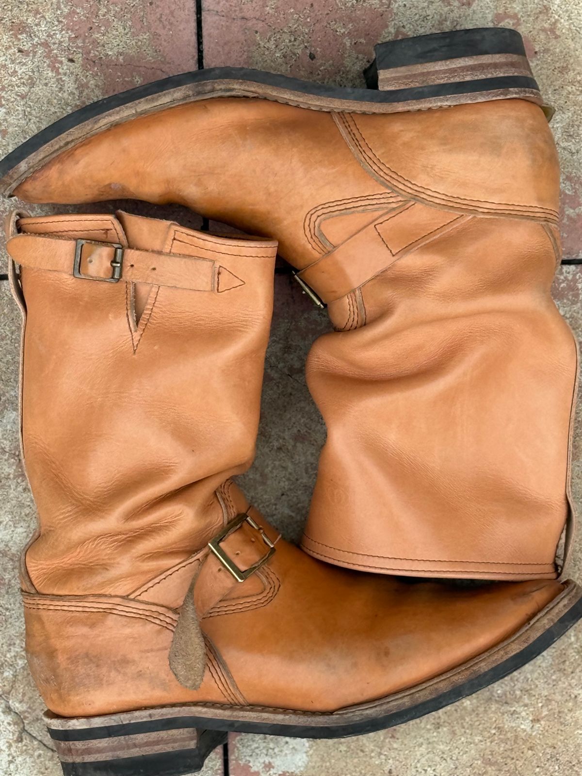 Photo by adriankgonzales on December 4, 2025 of the Wesco x S&S Van Cleef III in Unknown Natural Veg Tan.