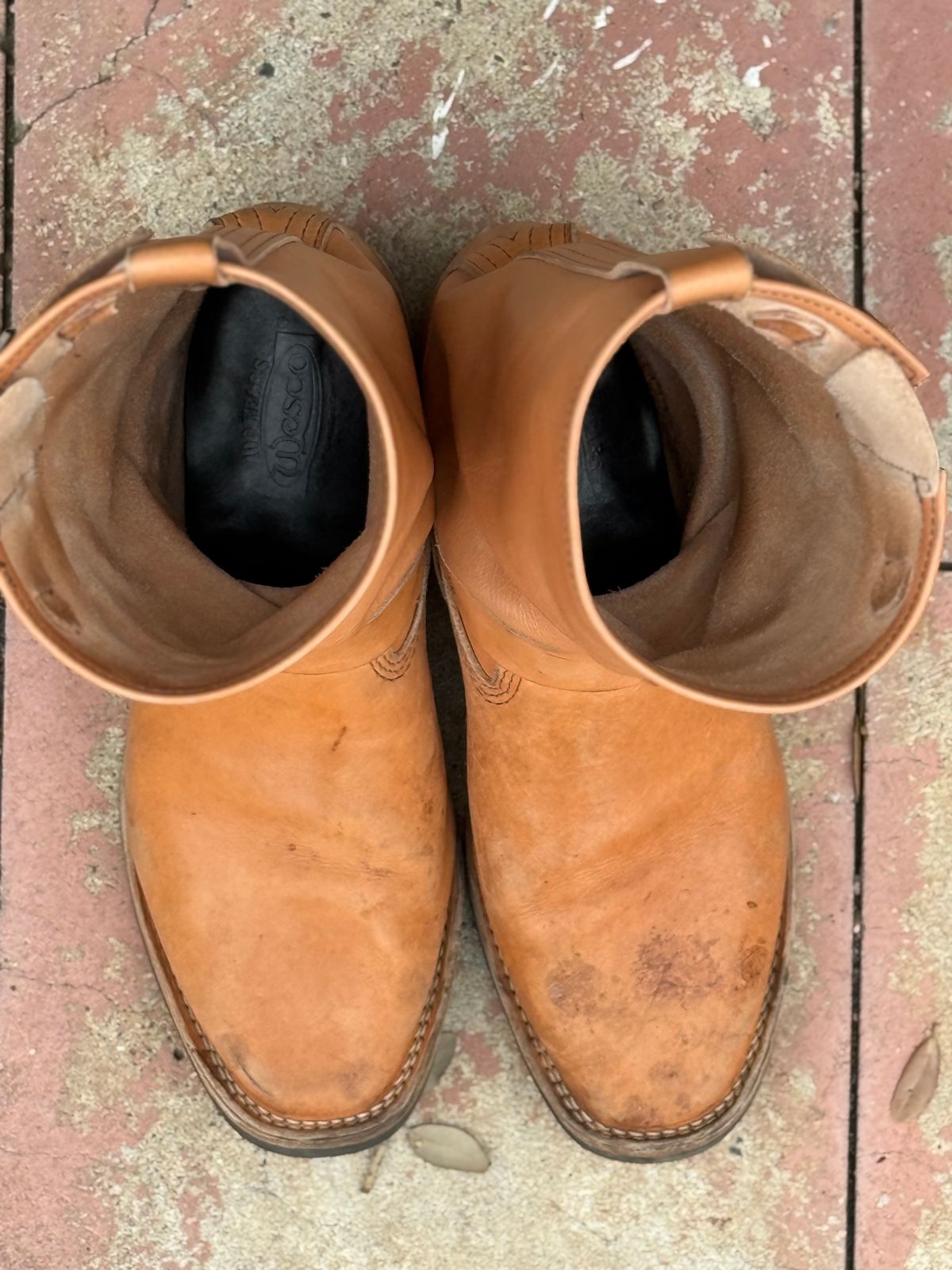 Photo by adriankgonzales on December 4, 2025 of the Wesco x S&S Van Cleef III in Unknown Natural Veg Tan.