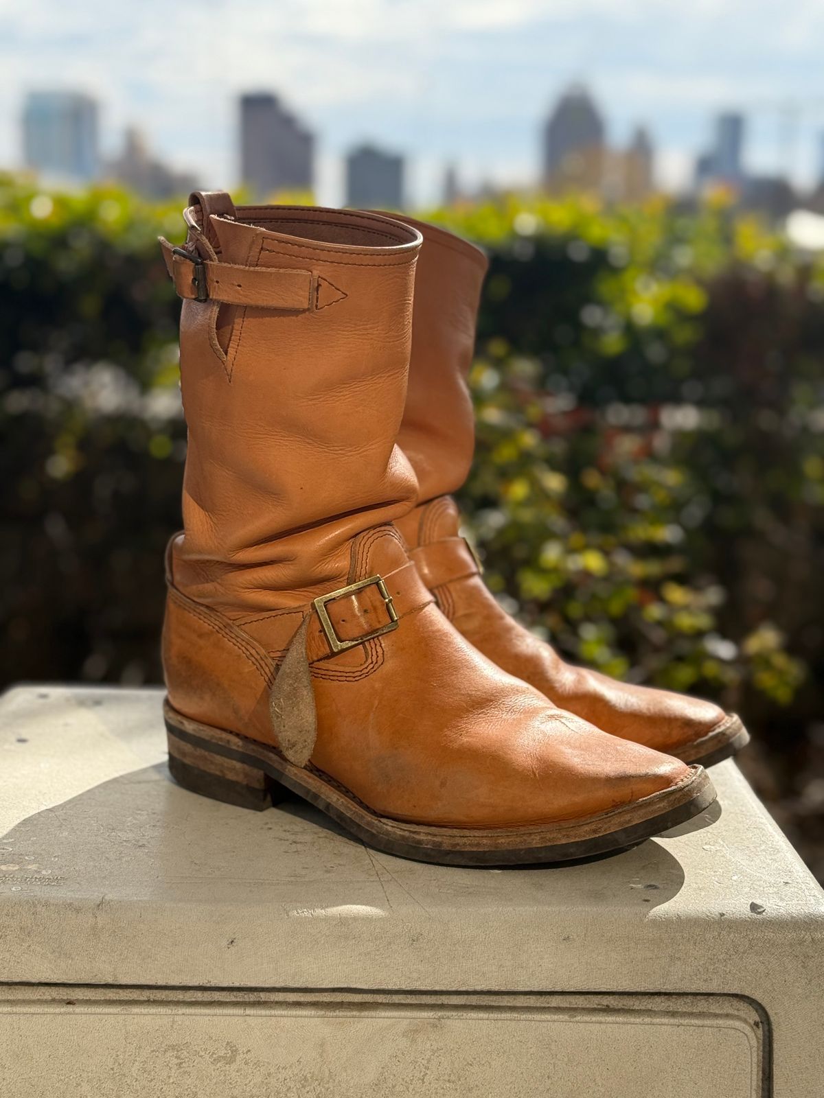 Photo by adriankgonzales on January 1, 2026 of the Wesco x S&S Van Cleef III in Unknown Natural Veg Tan.