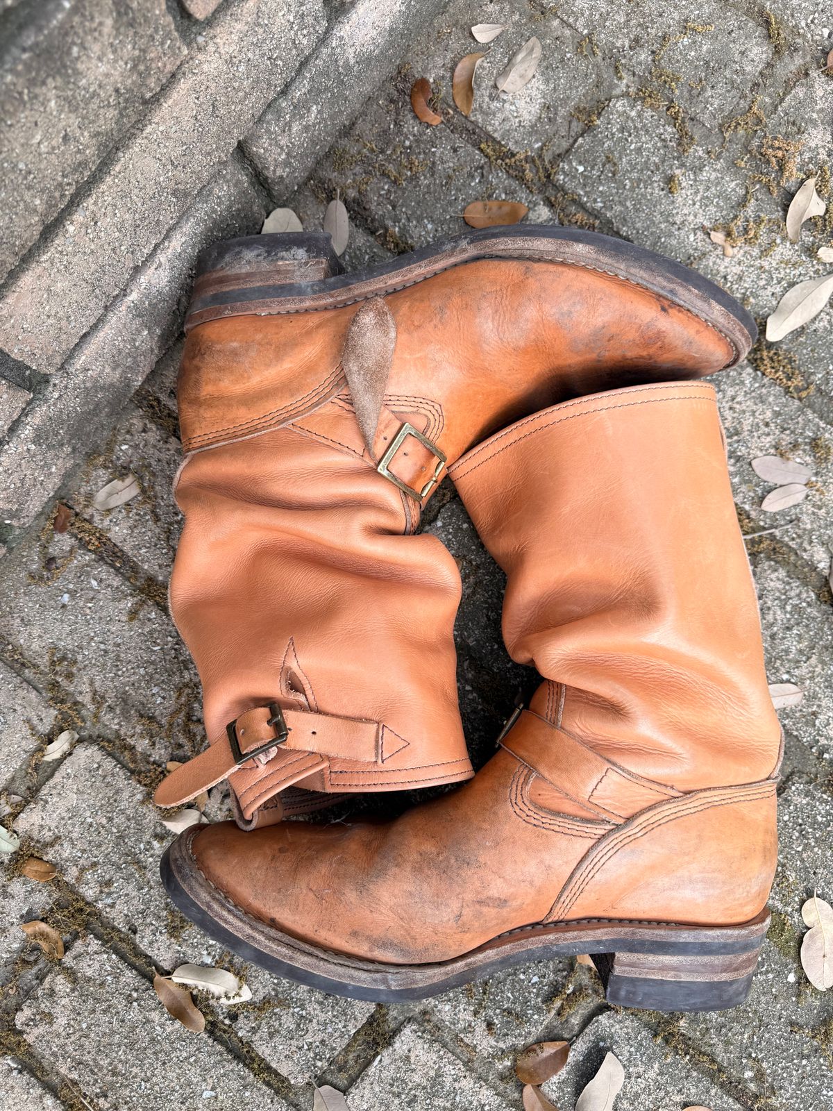 Photo by adriankgonzales on April 1, 2026 of the Wesco x S&S Van Cleef III in Unknown Natural Veg Tan.