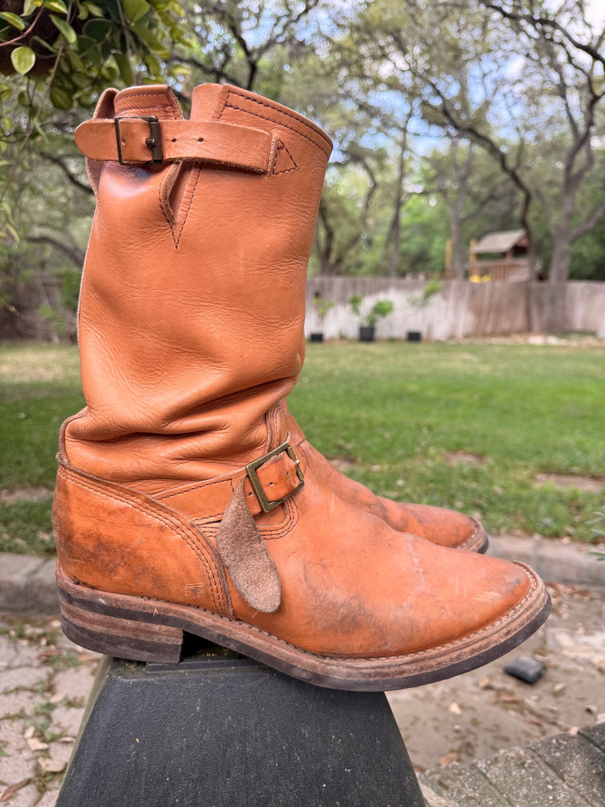 Photo by adriankgonzales on April 1, 2026 of the Wesco x S&S Van Cleef III in Unknown Natural Veg Tan.