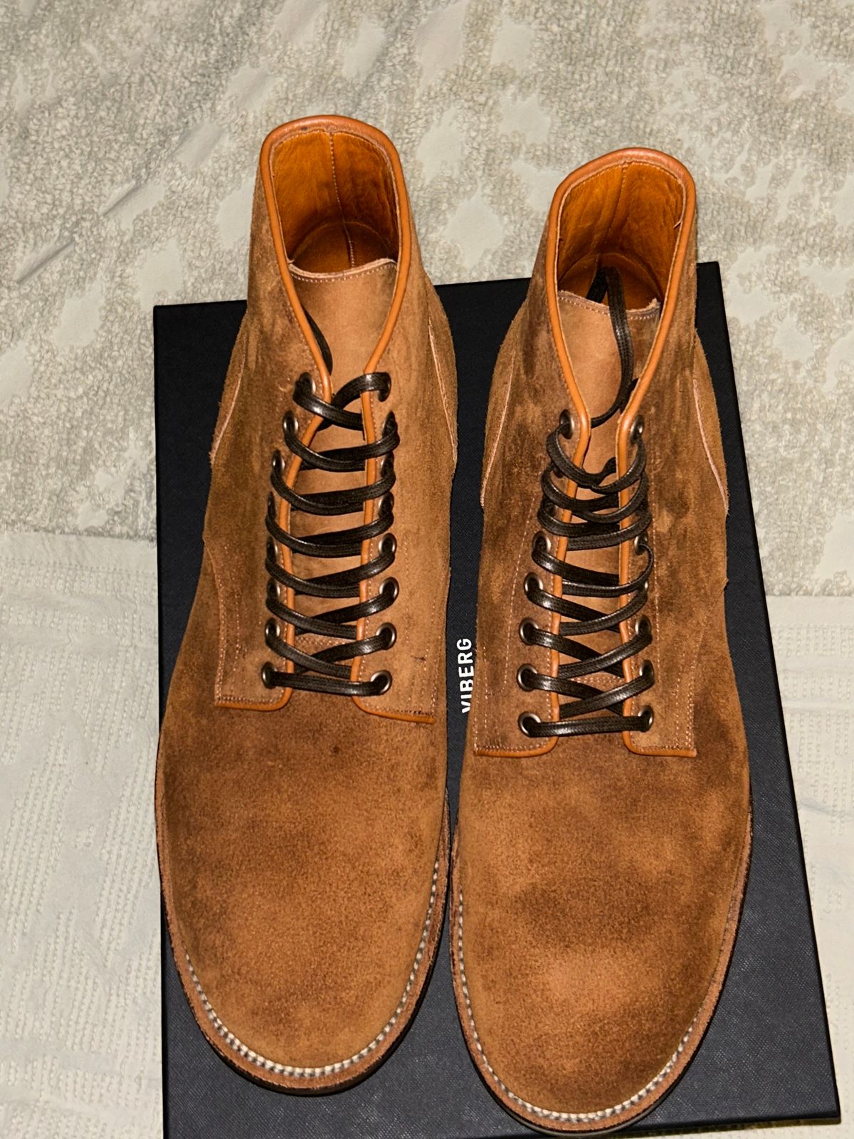 Photo by lowrollr on November 10, 2025 of the Viberg Service Boot in Horween Aged Bark Chamois Roughout.