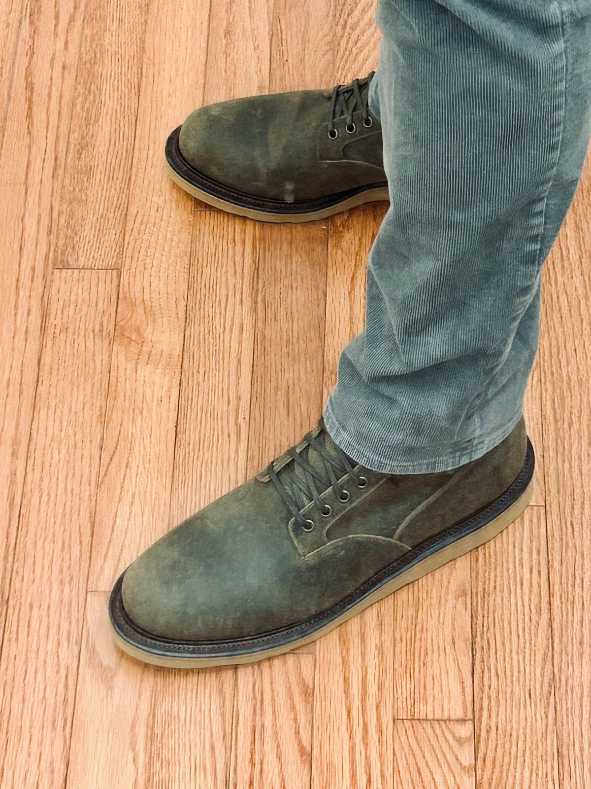 Photo by lowrollr on February 7, 2025 of the Viberg Scout Boot in Viberg / C.F. Stead Mojave Waxy Commander.