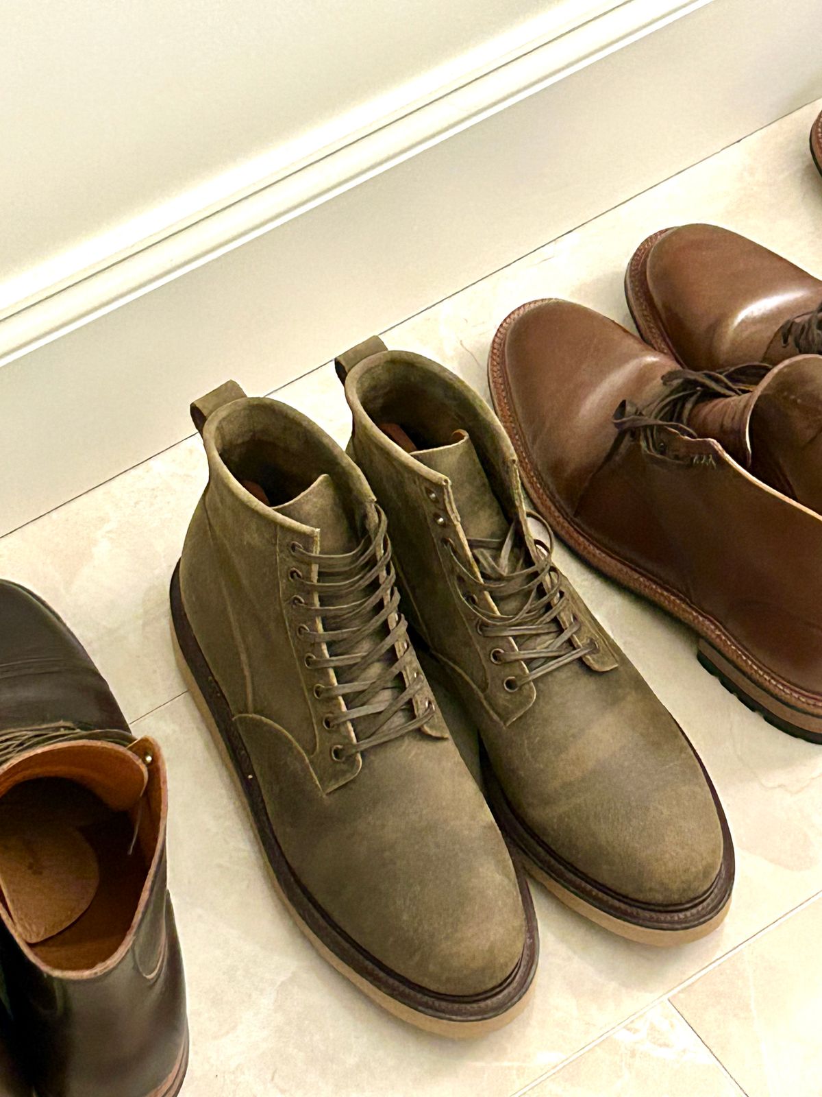 Photo by lowrollr on October 24, 2025 of the Viberg Scout Boot in Viberg / C.F. Stead Mojave Waxy Commander.