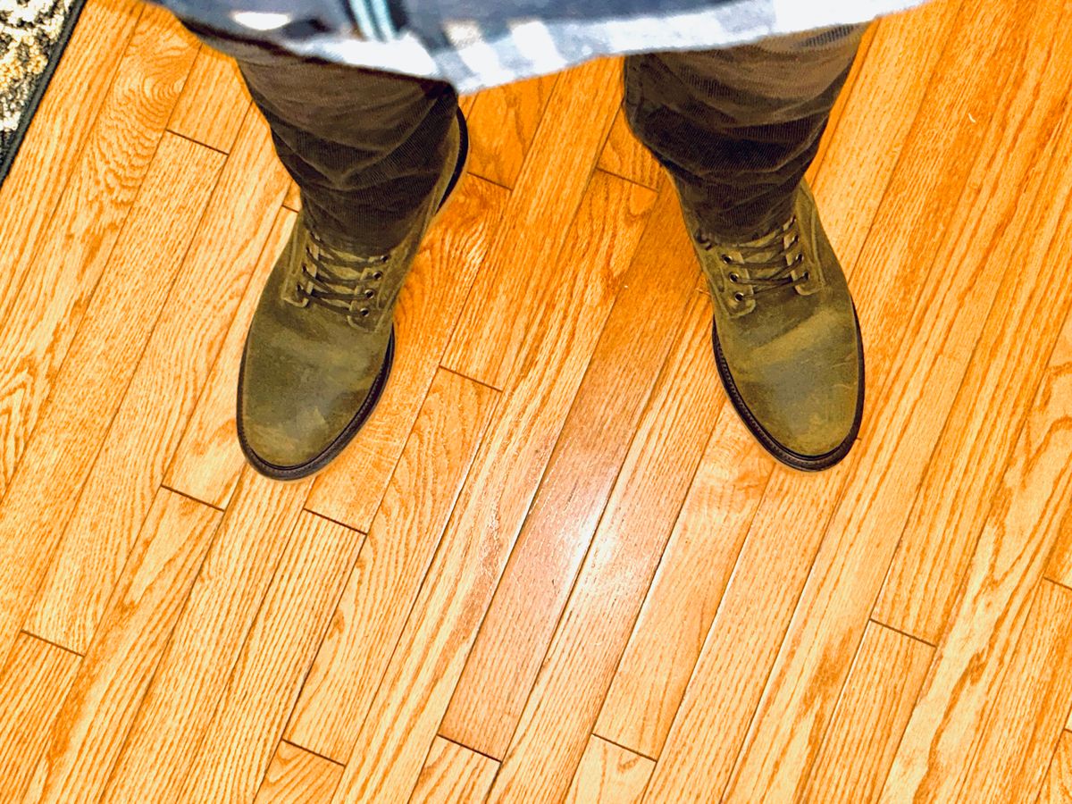 Photo by lowrollr on March 16, 2025 of the Viberg Scout Boot in Viberg / C.F. Stead Mojave Waxy Commander.