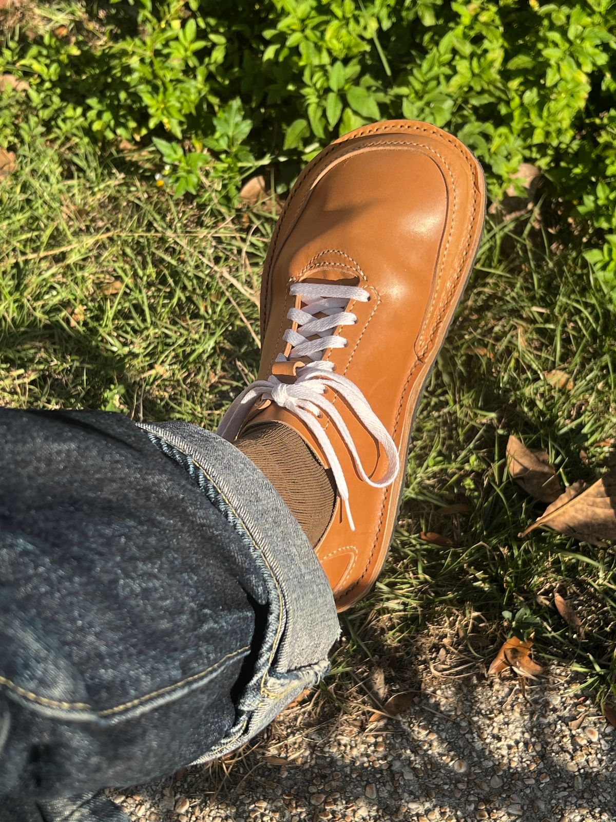 Photo by sons.moon.leather on November 29, 2025 of the Son’s Moon Leather Alvar Trail Homegrowns in Walpier Buttero Veg Tan in Conceria Walpier Natural Buttero.