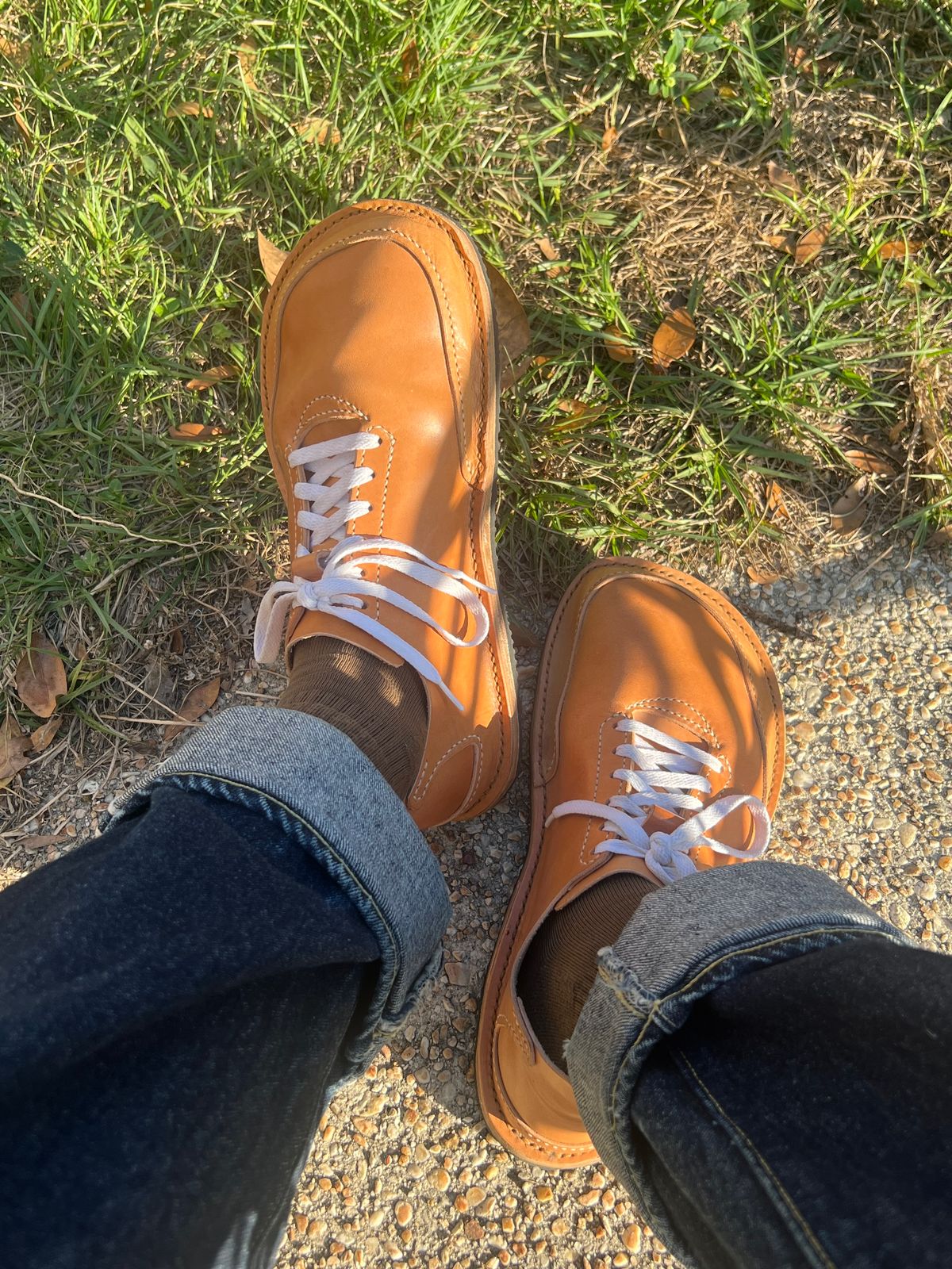 Photo by sons.moon.leather on November 29, 2025 of the Son’s Moon Leather Alvar Trail Homegrowns in Walpier Buttero Veg Tan in Conceria Walpier Natural Buttero.