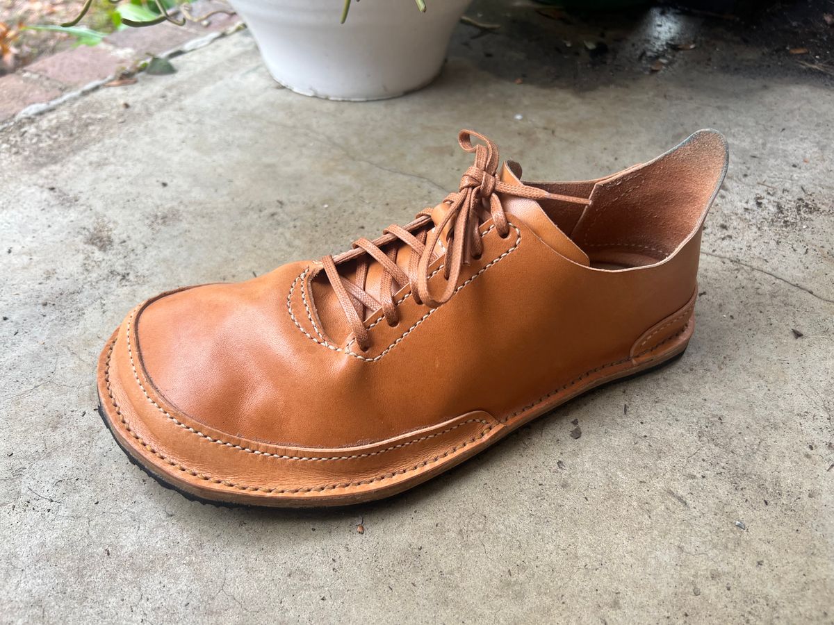 Photo by sons.moon.leather on December 7, 2025 of the Son’s Moon Leather Alvar Trail Homegrowns in Walpier Buttero Veg Tan in Conceria Walpier Natural Buttero.