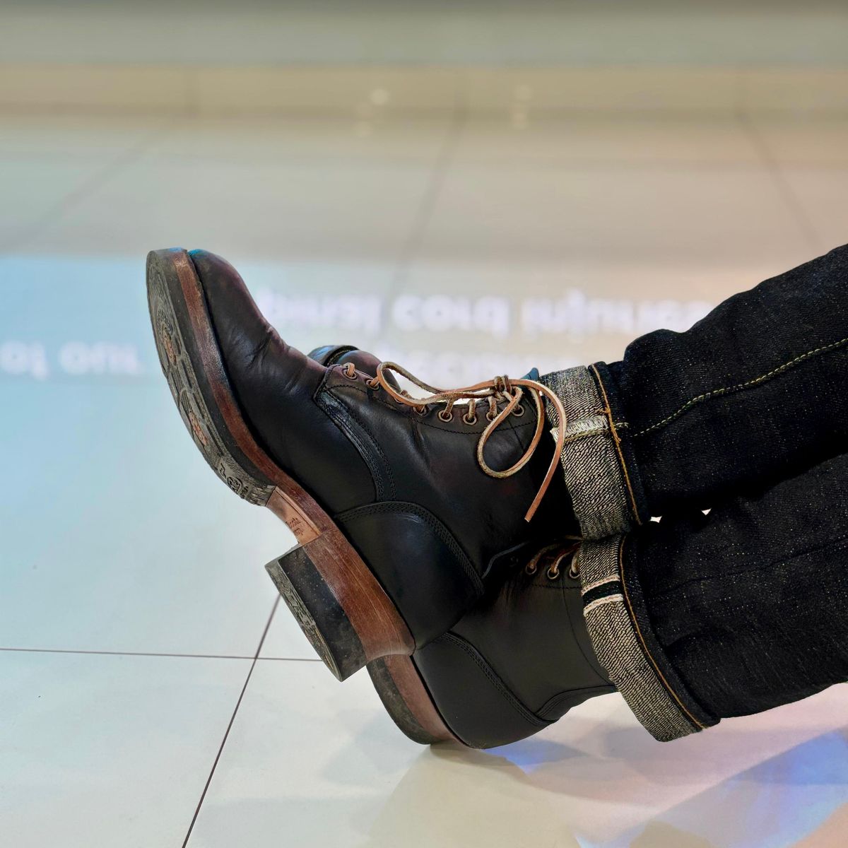 Photo by hsiddharta on April 3, 2026 of the Tahura Custom Model in Horween Black Chromexcel.